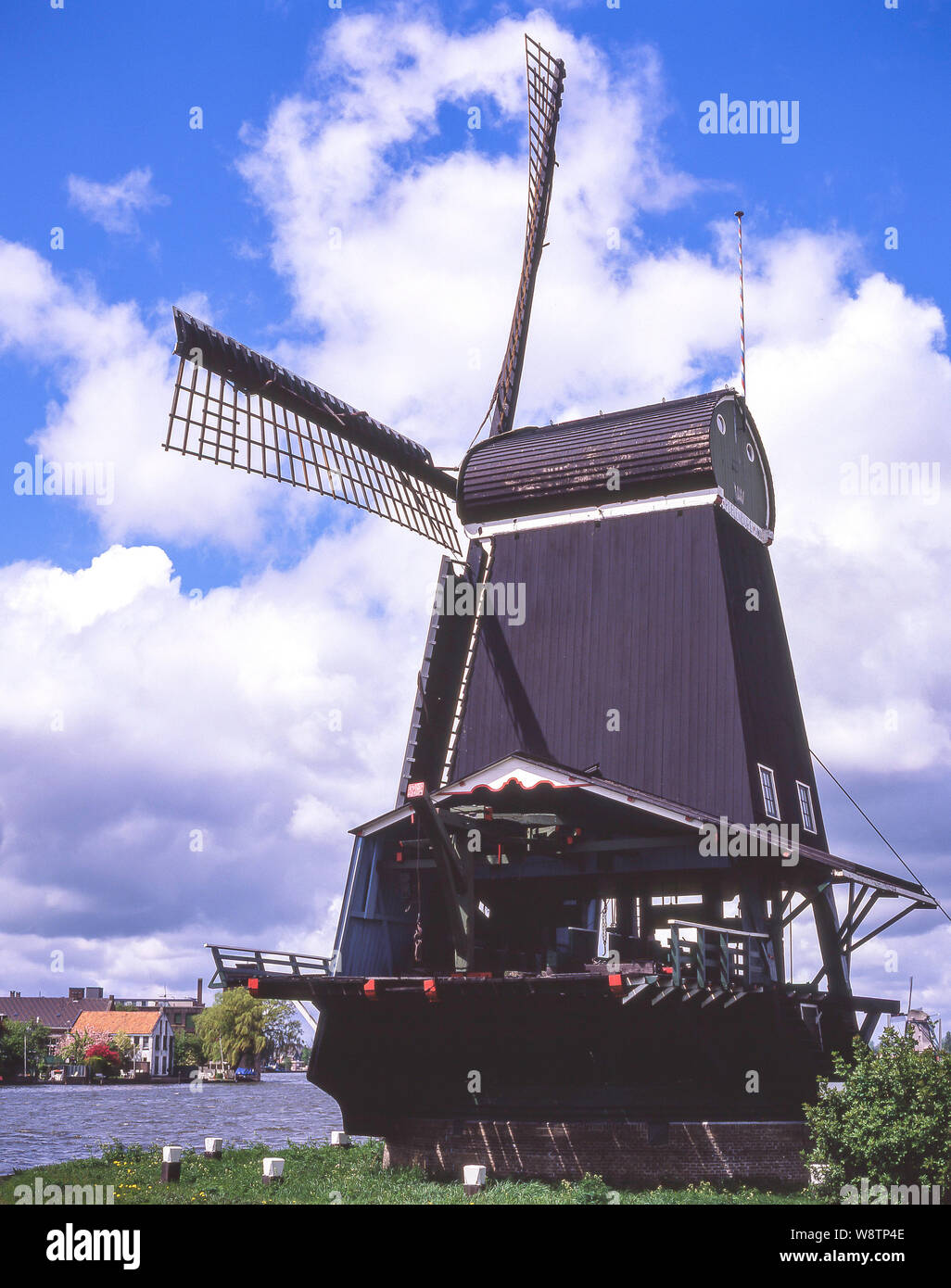 Die Windmühlen von Kinderdijk, Kinderdijk, Zuid-Holland, Königreich der Niederlande Stockfoto