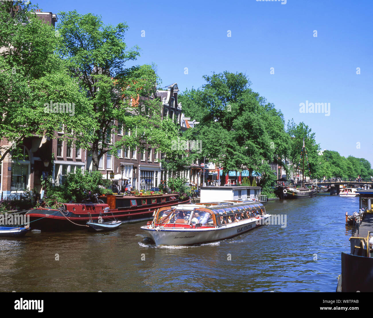 Canal Ausflugsschiff, Grachtengordel, Amsterdam, Noord-Holland, Königreich der Niederlande Stockfoto