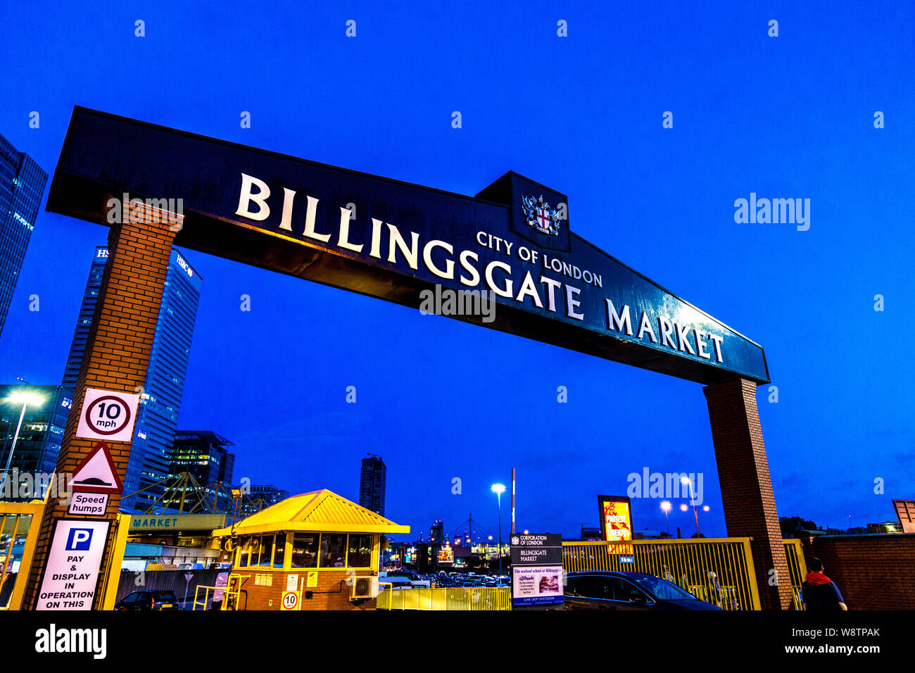 Tor zu Billingsgate Fish Market, der größte Markt für Fisch und Meeresfrüchte in der Nähe von Canary Wharf in Pappel, East London, Großbritannien Stockfoto