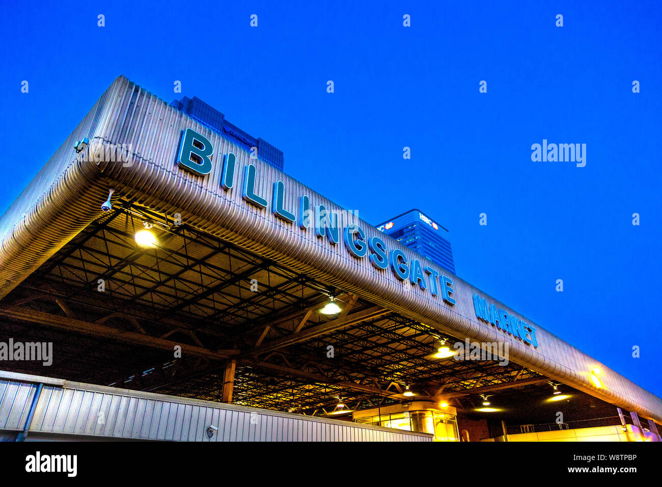 Äußere des Billingsgate Fish Market, der größte Markt für Fisch und Meeresfrüchte in der Nähe von Canary Wharf in Pappel, East London, Großbritannien Stockfoto