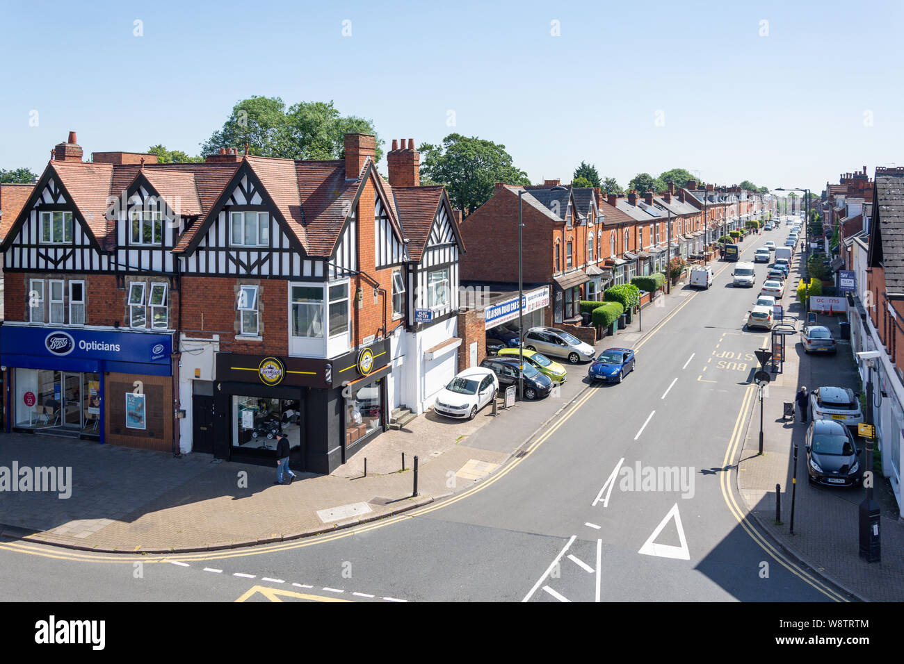 Ecke von Alcester und Addison Straße, Kings Heath, Birmingham, West Midlands, England, Vereinigtes Königreich Stockfoto