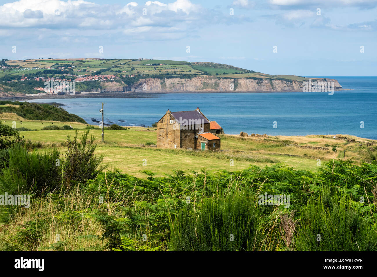 05/08/2019 Robin Hoods Bay, North Yorkshire, Großbritannien Wandern entlang der langen Fußweg von der Cleveland Weg zwischen Scarborough und Robin Hoods Bay Stockfoto