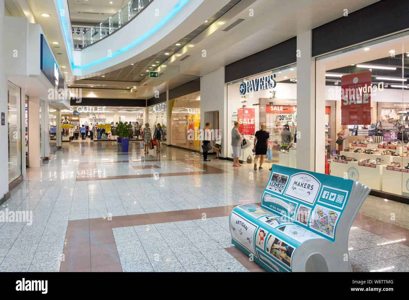 Lowry Outlet Shopping Center Innenraum, Mediacityuk, Salford Quays, Salford, Greater Manchester, England, Vereinigtes Königreich Stockfoto