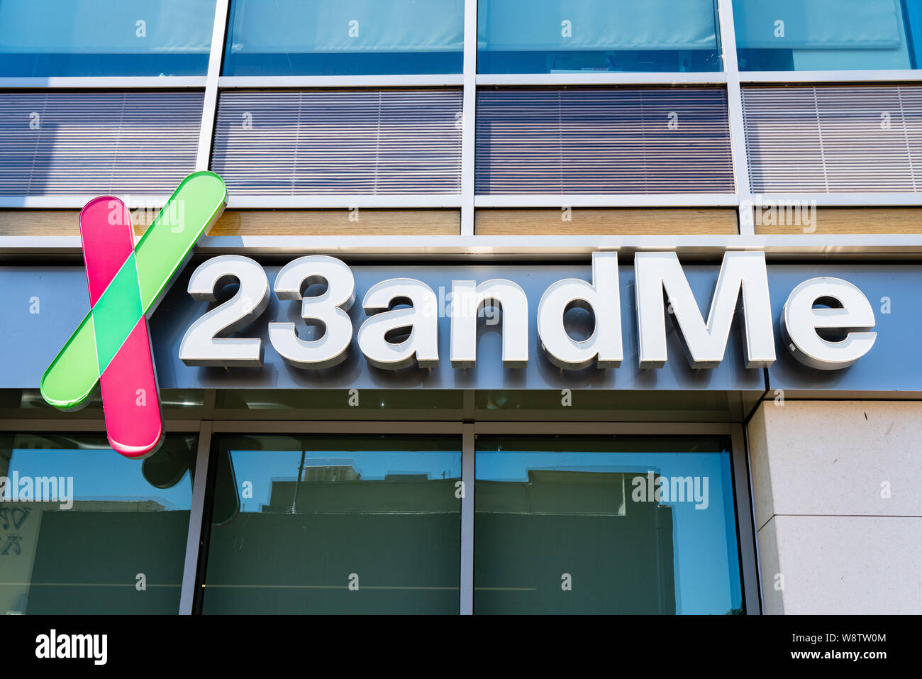 August 8, 2019 Mountain View/CA/USA - 23andme Hauptsitz im Silicon Valley; auf einer Speichelprobe, 23andMe bietet Berichte über die custome Stockfoto