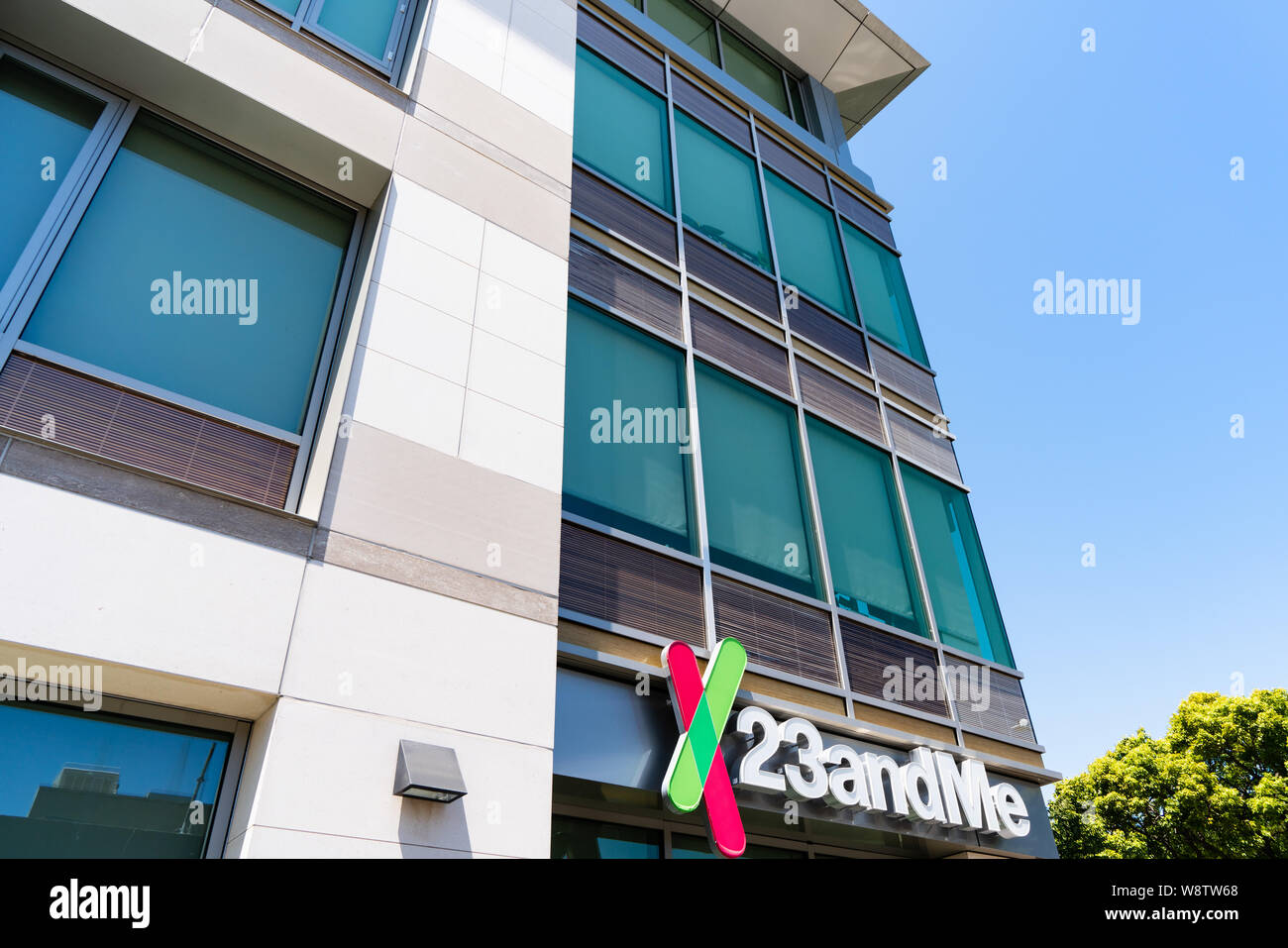 August 8, 2019 Mountain View/CA/USA - 23andme Hauptsitz im Silicon Valley; auf einer Speichelprobe, 23andMe bietet Berichte über die custome Stockfoto