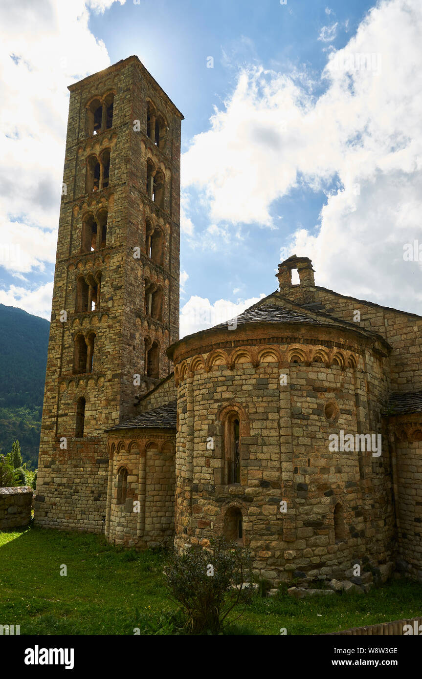 Sant Climent de Taüll Turm und Kirche, eine katalanische Romanische Kirchen des Vall de Boí (Bohí Tal, Alta Ribagorza, Lleida, Pyrenäen, Katalonien, Spanien) Stockfoto