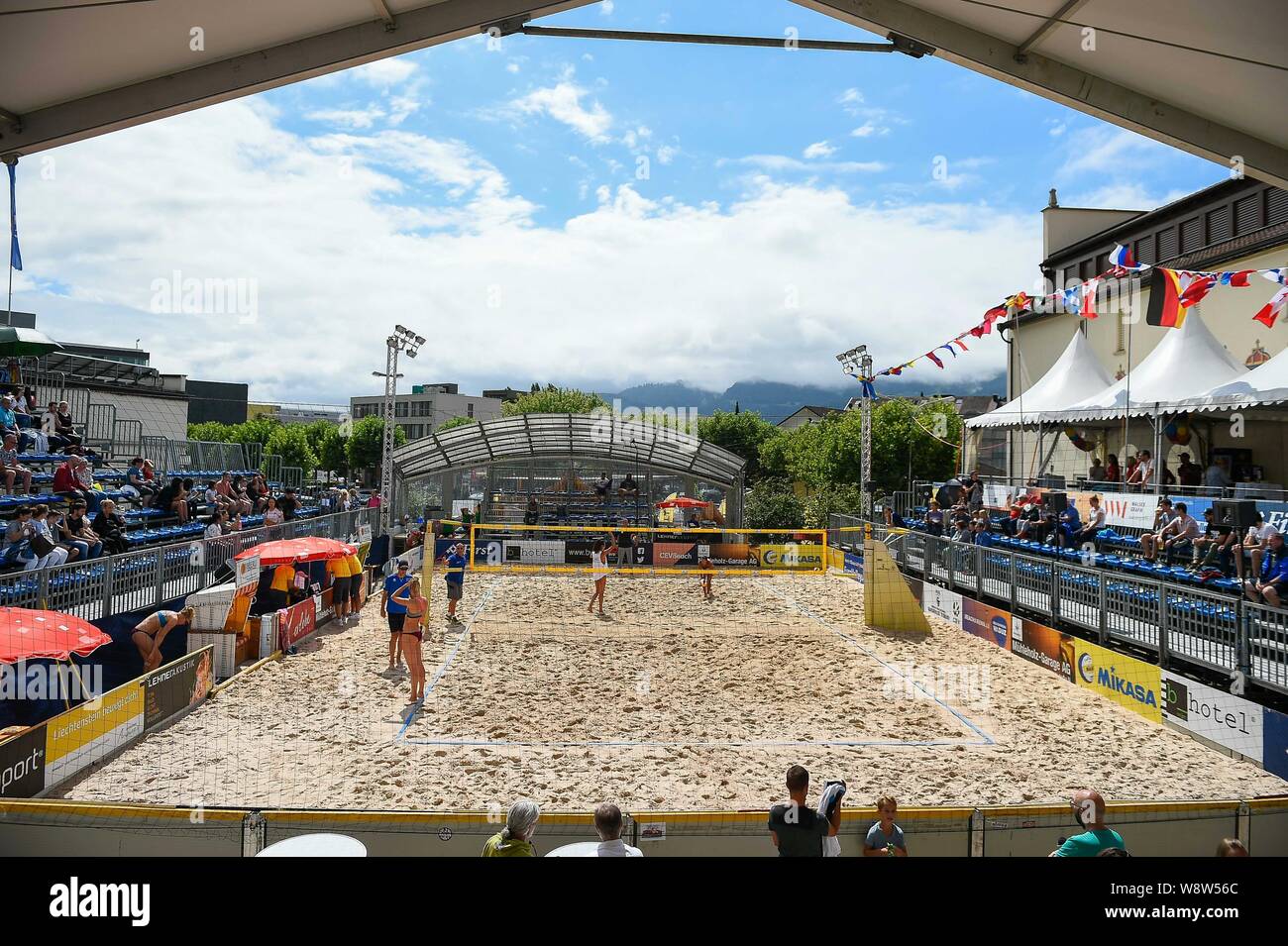 Allgemeine Ansicht der zentralen Hof bei der fivb Beach Volleyball World Tour Star-1 Turnier. Stockfoto