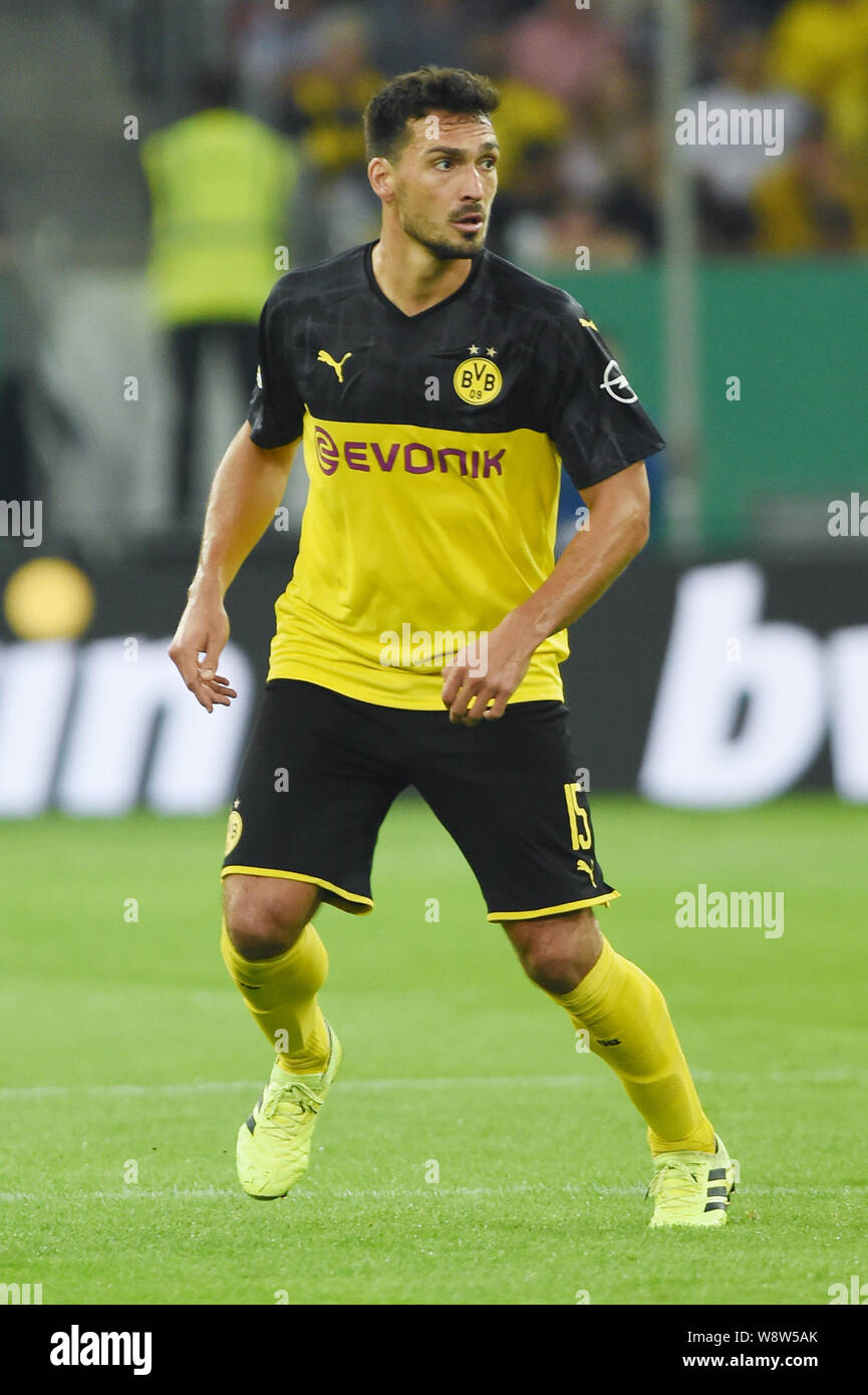 Düsseldorf, Deutschland. 9 Aug, 2019. Mats Hummels (Dortmund), 9. August 2019 - Fußball: DFB-Pokal Runde 1 Match zwischen KFC Uerdingen 05 0-2 Borussia Dortmund bei Merkur Spiel Arena in Düsseldorf, Deutschland. Credit: Itaru Chiba/LBA/Alamy leben Nachrichten Stockfoto