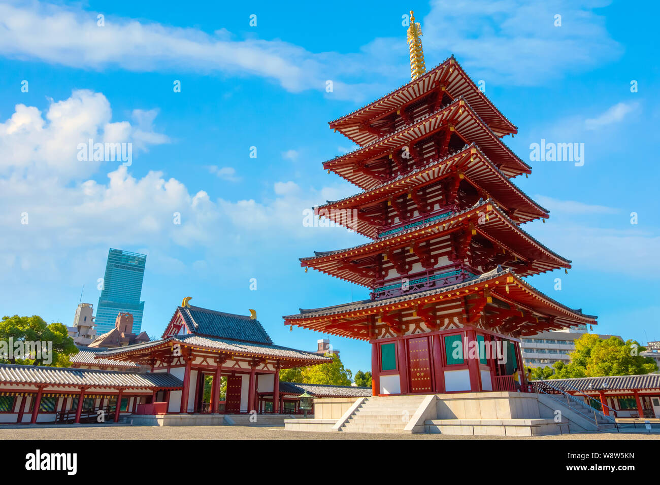 Osaka, Japan - 28. Oktober 2018: shitenno-ji-Tempel in 593 gegründet, es ist das erste und älteste offiziell verabreichten buddhistischen Tempel in Japan Stockfoto