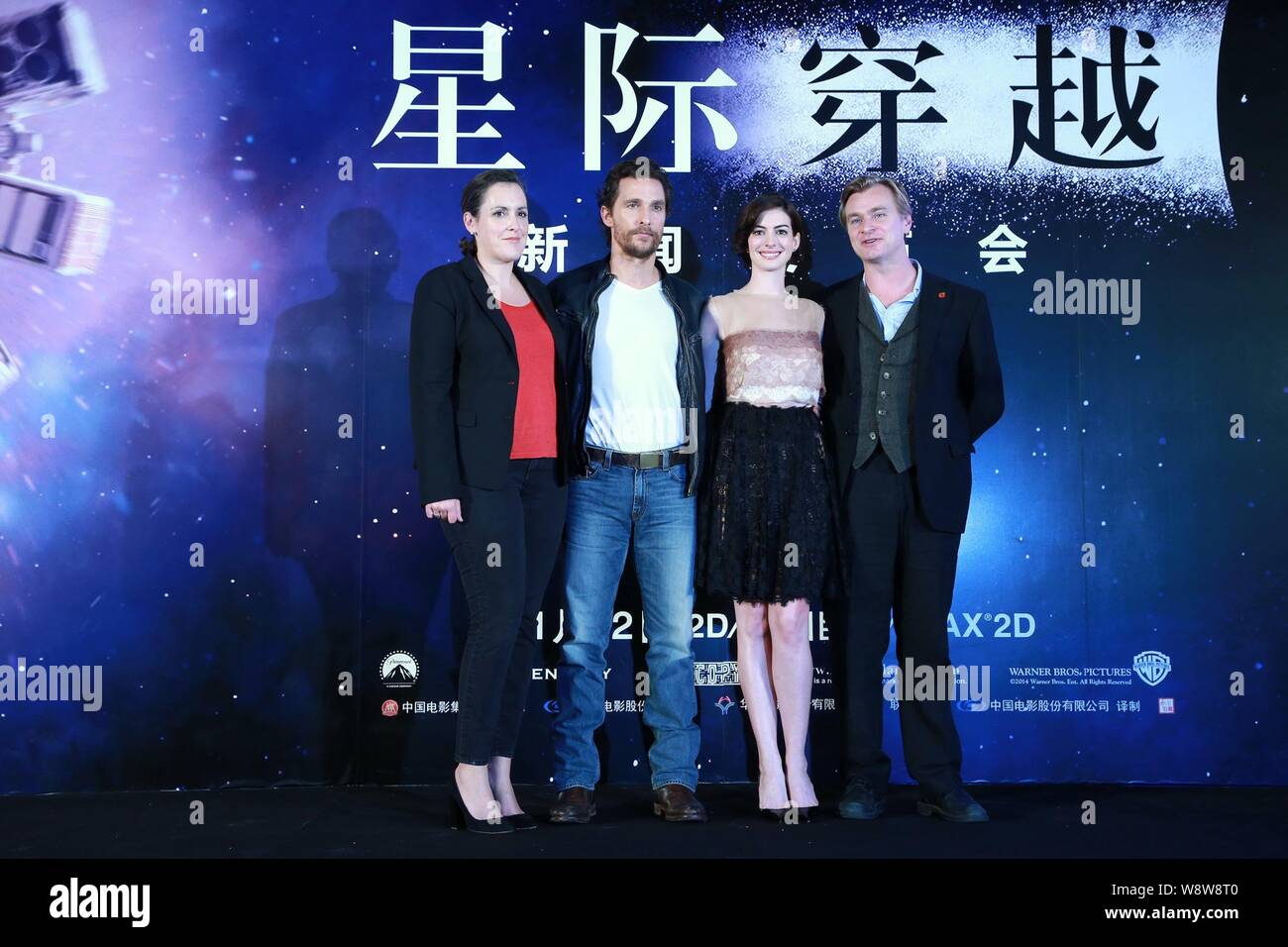 (Von links) Der britische Filmproduzent Emma Thommas, amerikanische Schauspieler Matthew McConaughey, Schauspielerin Anne Hathaway und britischen Regisseur Christopher Nolan Stockfoto