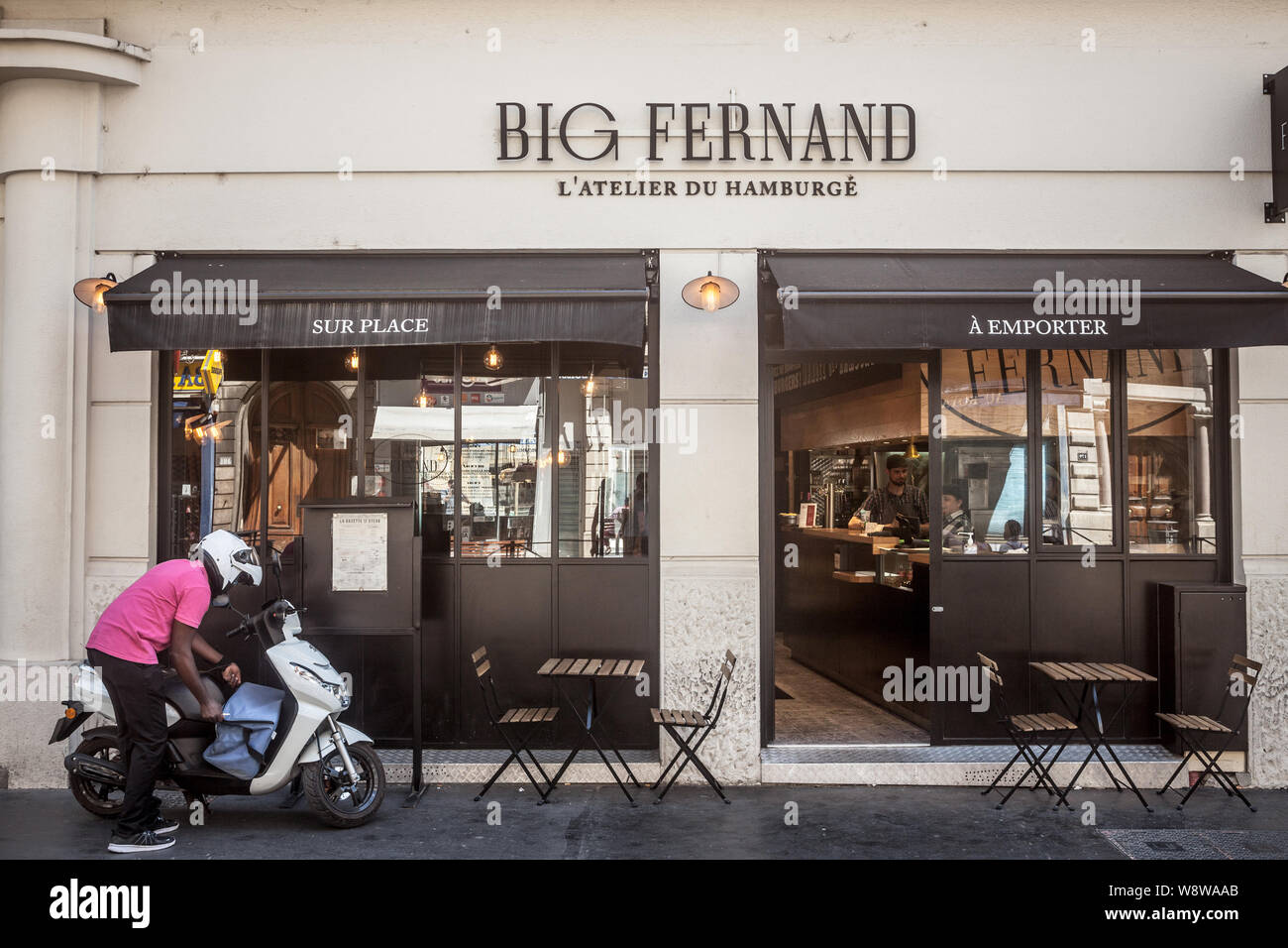 LYON, Frankreich - Juli 14, 2019: Big Fernand Logo Vor Ihren lokalen Restaurant Atelier. Big Fernand ist eine französische Kette von Hamburger Fast Foods sprea Stockfoto