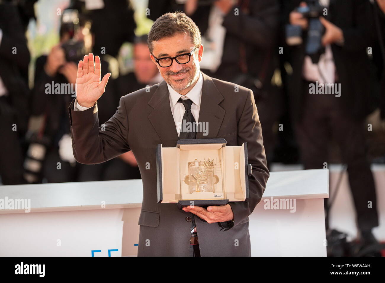 Türkische Schauspieler und Regisseur Nuri Bilge Ceylan stellt mit seinem Palme dOr Auszeichnung nach dem Gewinn der beste Film Award für seinen Film, Winterschlaf, phot Stockfoto