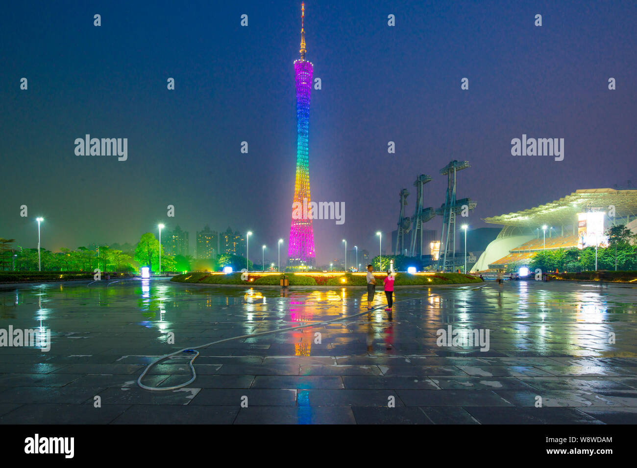 Nachtansicht des Canton Tower in Zhuhai District, Guangzhou City, die südchinesische Provinz Guangdong, 31. Oktober 2014. Stockfoto