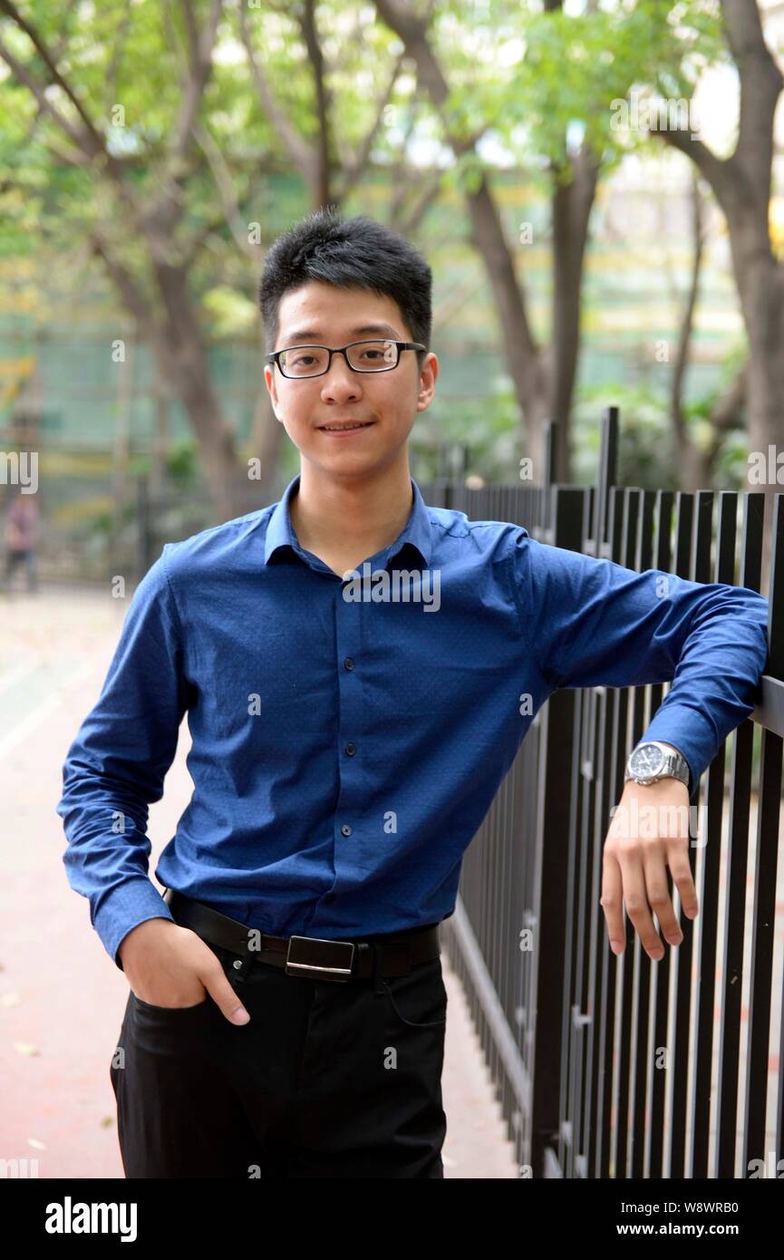 Peng Shuhan, Student aus Chongqing Nankai Secondary School, die ein Angebot von Deep Springs College in den Vereinigten Staaten hat, ist abgebildet in Cho Stockfoto