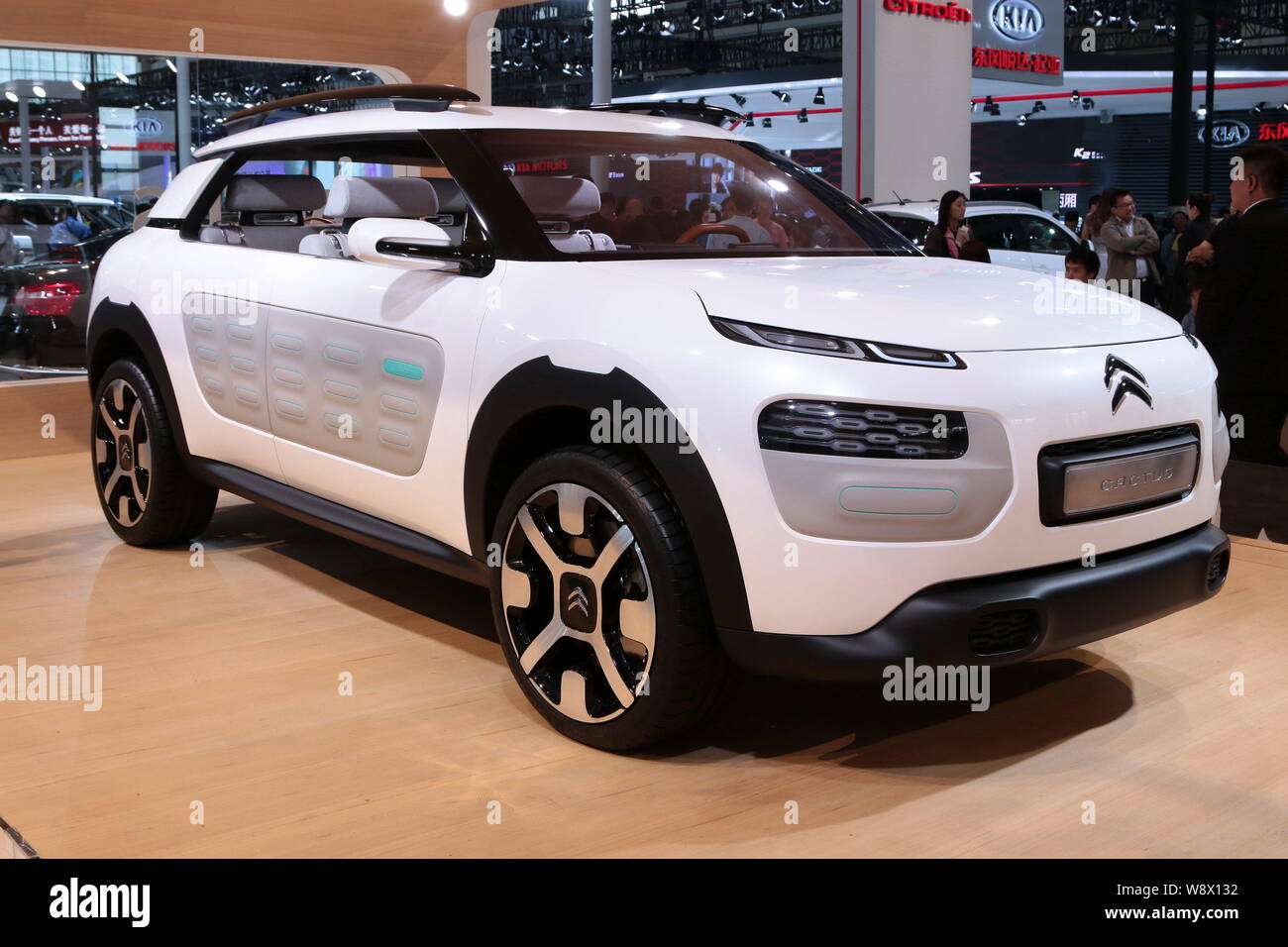 Ein Citroen C4 Kaktus ist auf dem Display whrend der 13 Beijing  International Automotive Exhibition, die auch als Auto China 2014 in  Beijing, China gesehen Stockfotografie - Alamy