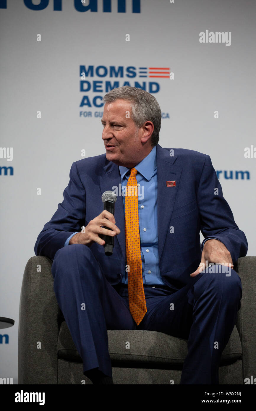 DES MOINES, IOWA - August 10, 2019: Bill De Blasio spricht an der dringenden Presidential Forum für waffensicherheit an der Iowa Events Center Stockfoto