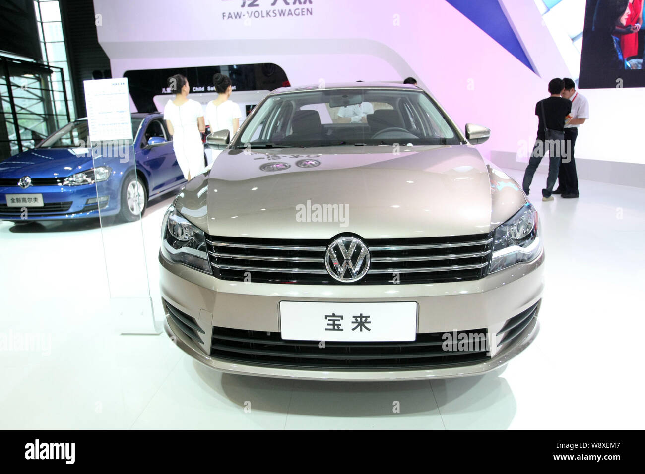 ---- Ein Bora von FAW-Volkswagen wird während der 2014 Pudong Internationalen Automobil- Ausstellung in Shanghai, China, 18. August 2014 angezeigt. China" Stockfoto