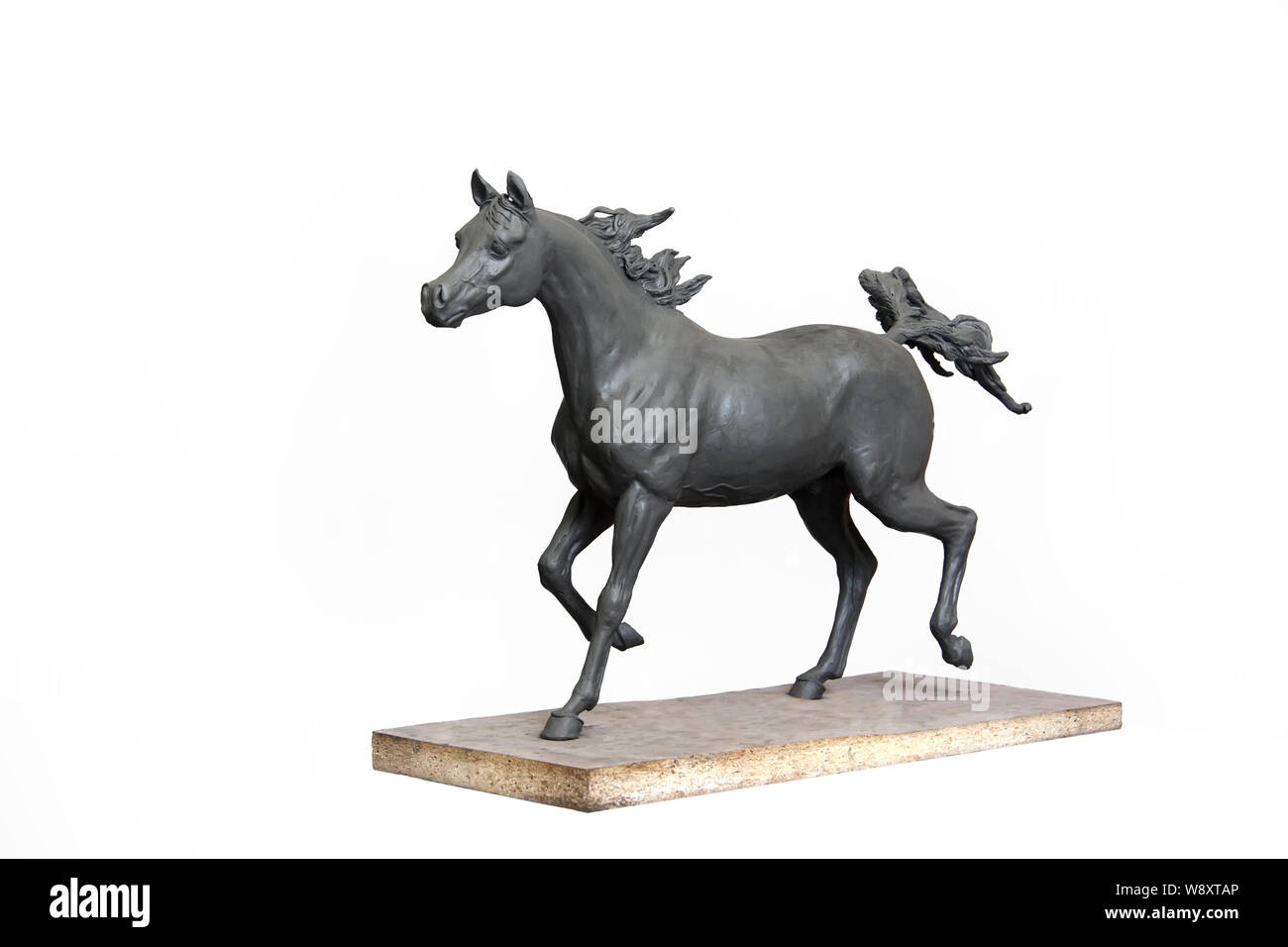 Holzfigur Pferd, Knetmasse. weißen Hintergrund. Stockfoto