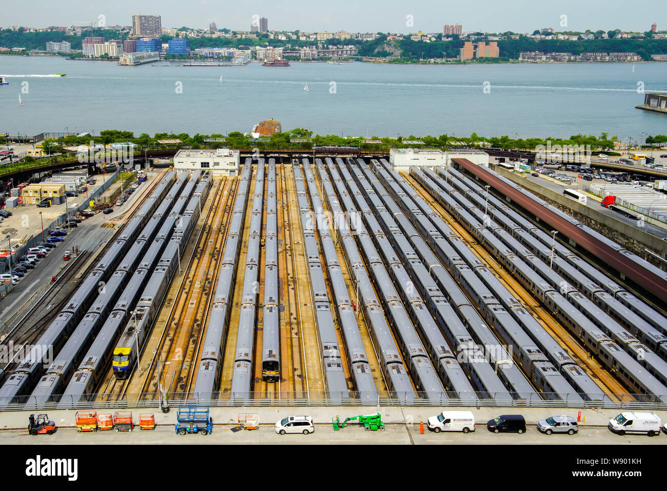 Luftaufnahme von Hudson Yards Zugdepot vom Schiff, Hudson Yards, New York City, USA. Stockfoto