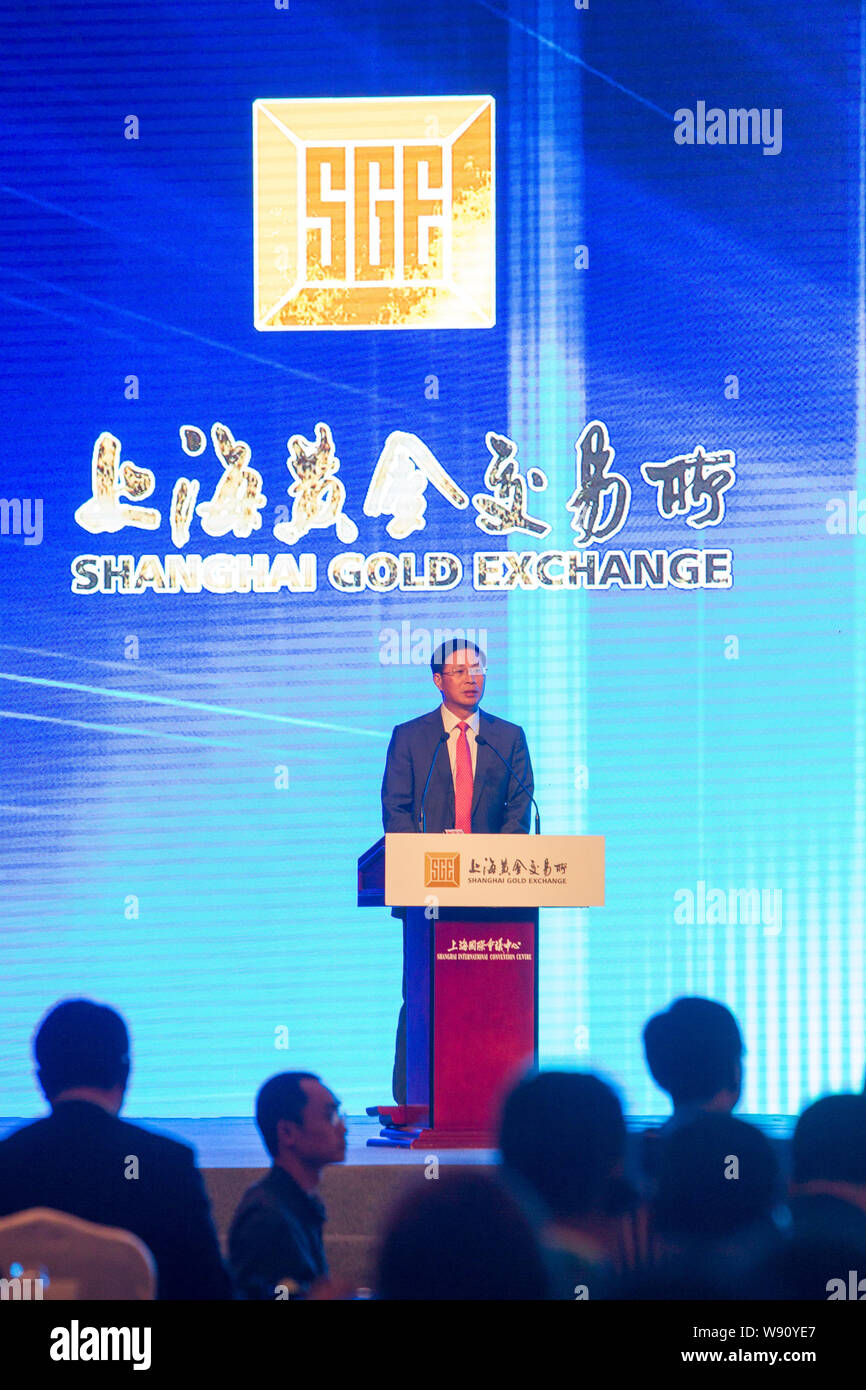 Xu Luode, Vorsitzender des Shanghai Gold Exchange, liefert eine Rede an der Produkteinführung Zeremonie für den internationalen Handel auf der Shanghai Gold Ex Stockfoto