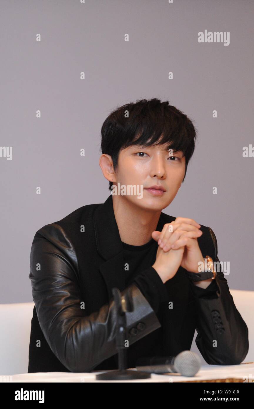 Koreanische Schauspieler Lee Joon-gi besucht eine Pressekonferenz für seine asiatische Tour Konzert in Peking, China, 26. Dezember 2014. Stockfoto