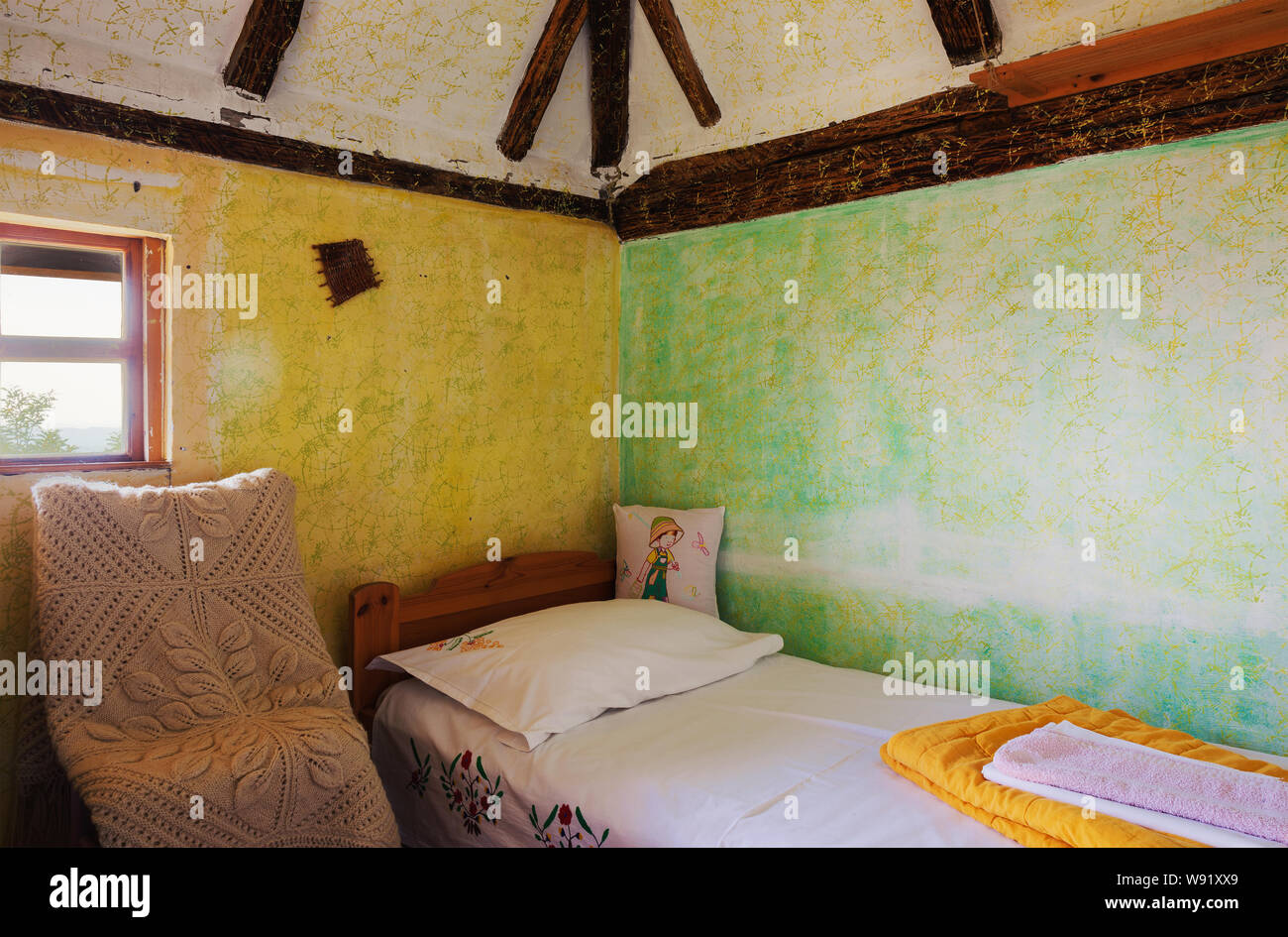 Greifer, Serbien - August 08, 2019: Serbische traditionellen Haushalt details. Sommer Zeit, alles ist bereit für die Gäste von guca Trompeten Festival. Stockfoto