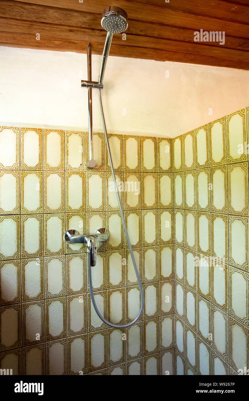 Retro Dusche Alter duschkopf -Fotos und -Bildmaterial in hoher Auflösung – Alamy