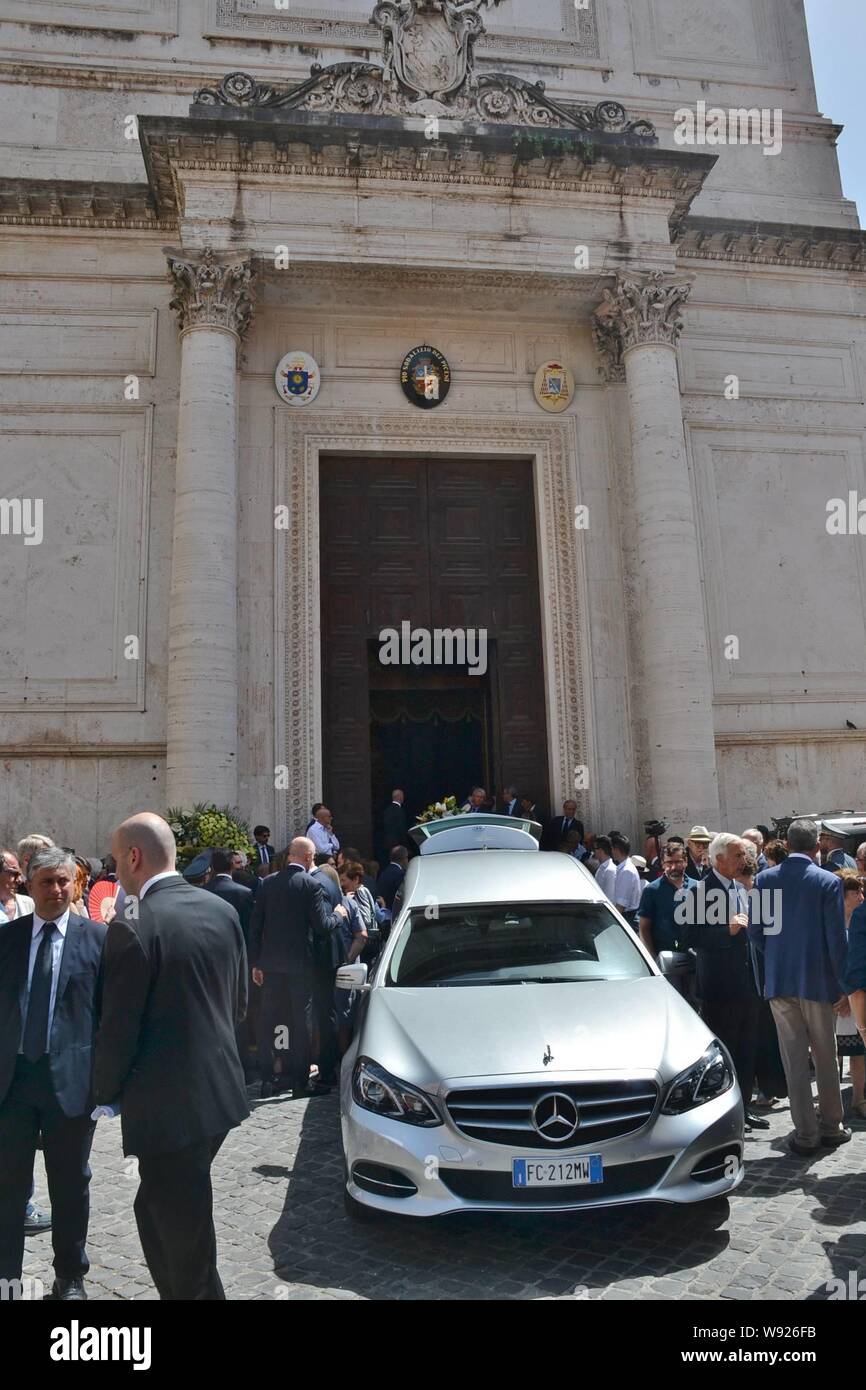 Beerdigung von frabrizio Saccomanni. In der Kirche von San Salvatore in Lauro. Auf dem Foto (Marcellino Radogna/Fotogramma, Rom - 2019-08-12) p.s. La foto e 'utilizzabile nel rispetto del contesto in Cui e' Stata scattata, e senza intento diffamatorio del decoro delle Persone rappresentate Stockfoto