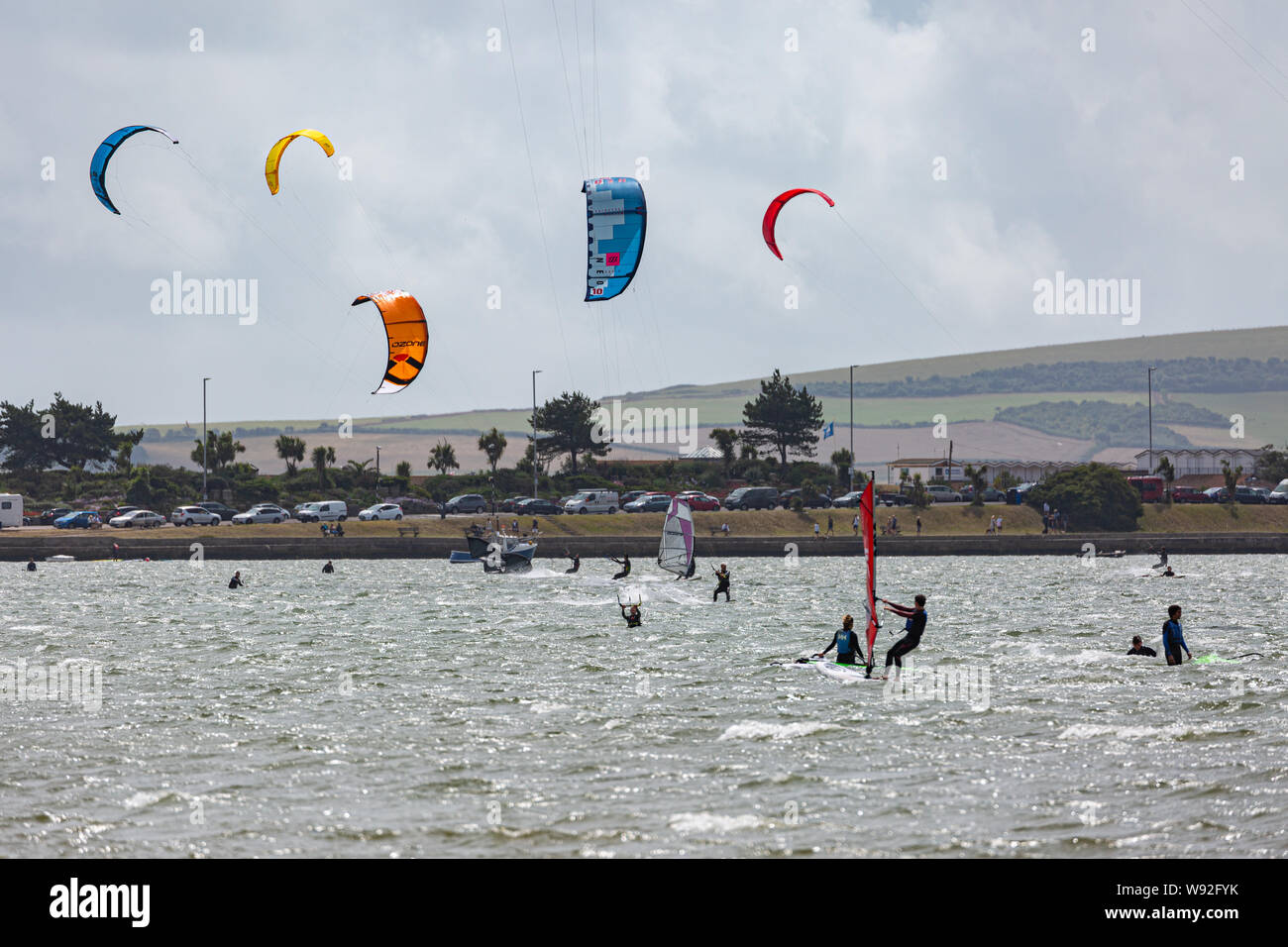 Wind- und Kitesurfer Poole Bay 11. August 2019 Stockfoto