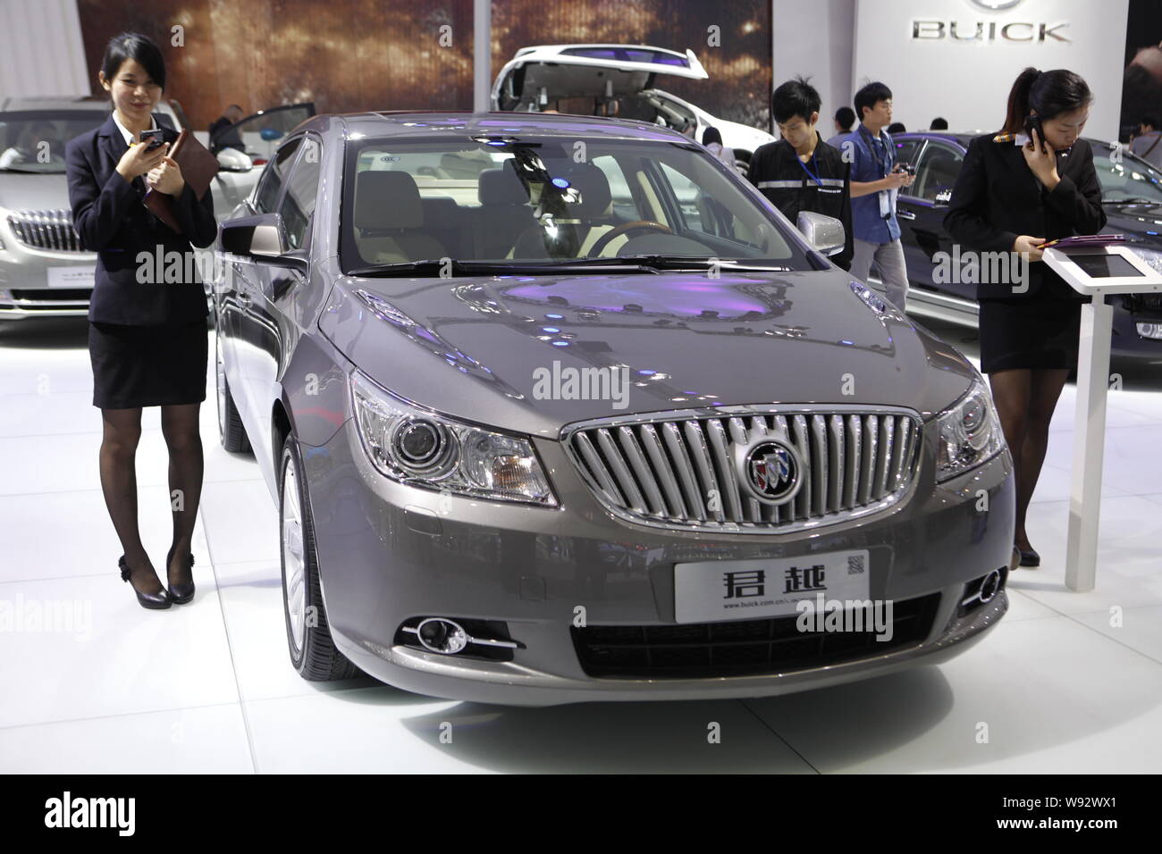 --FILE - ein Buick LaCrosse von Shanghai GM, ein Joint Venture zwischen der SAIC und General Motors, ist während des 10 China (Guangzhou) Internationale angezeigt Stockfoto