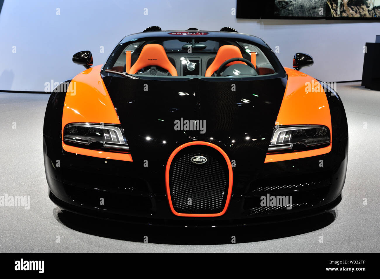 Ein Bugatti Veyron 16.4 Grand Sport Vitesse WRC Edition sport auto ist  während des 15 Shanghai Internationalen Automobil- Ausstellung, k angezeigt  Stockfotografie - Alamy