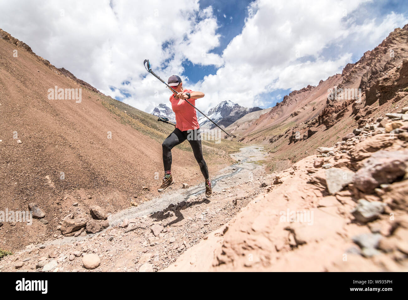 Sonnige Stroeer läuft Aconcagua, Einstellung Geschwindigkeitsrekord auf der Spitze Stockfoto