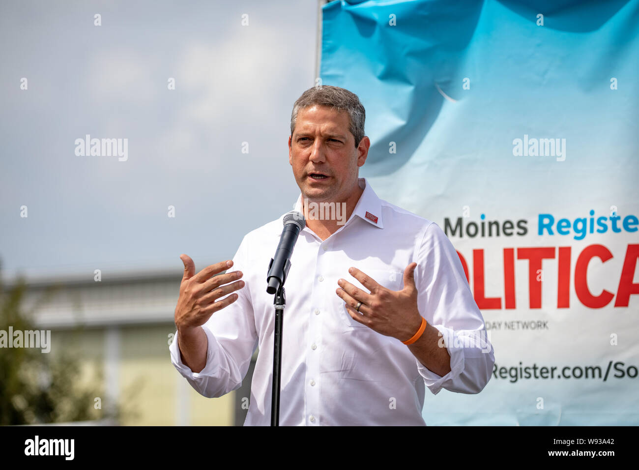 Des Moines, Iowa/USA - 10. August 2019: United States Kongressabgeordnete und Demokratische Präsidentschaftskandidat Tim Ryan grüßt Unterstützer an der Iowa State Stockfoto