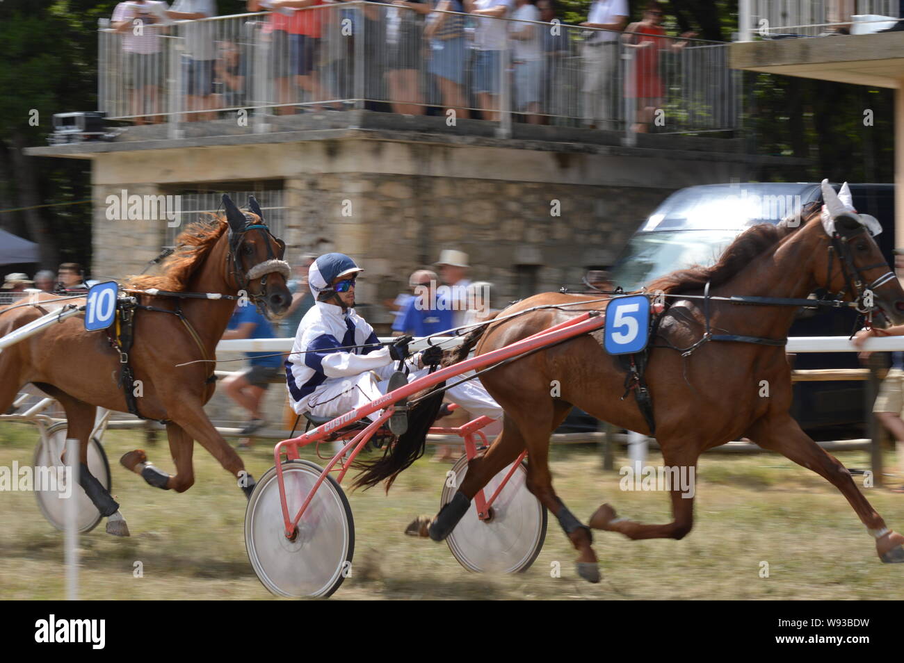 August. 11. 2019 Hippodrom ein Sault (im Süden von Frankreich, das einzige Pferderennen im Jahr). Stockfoto