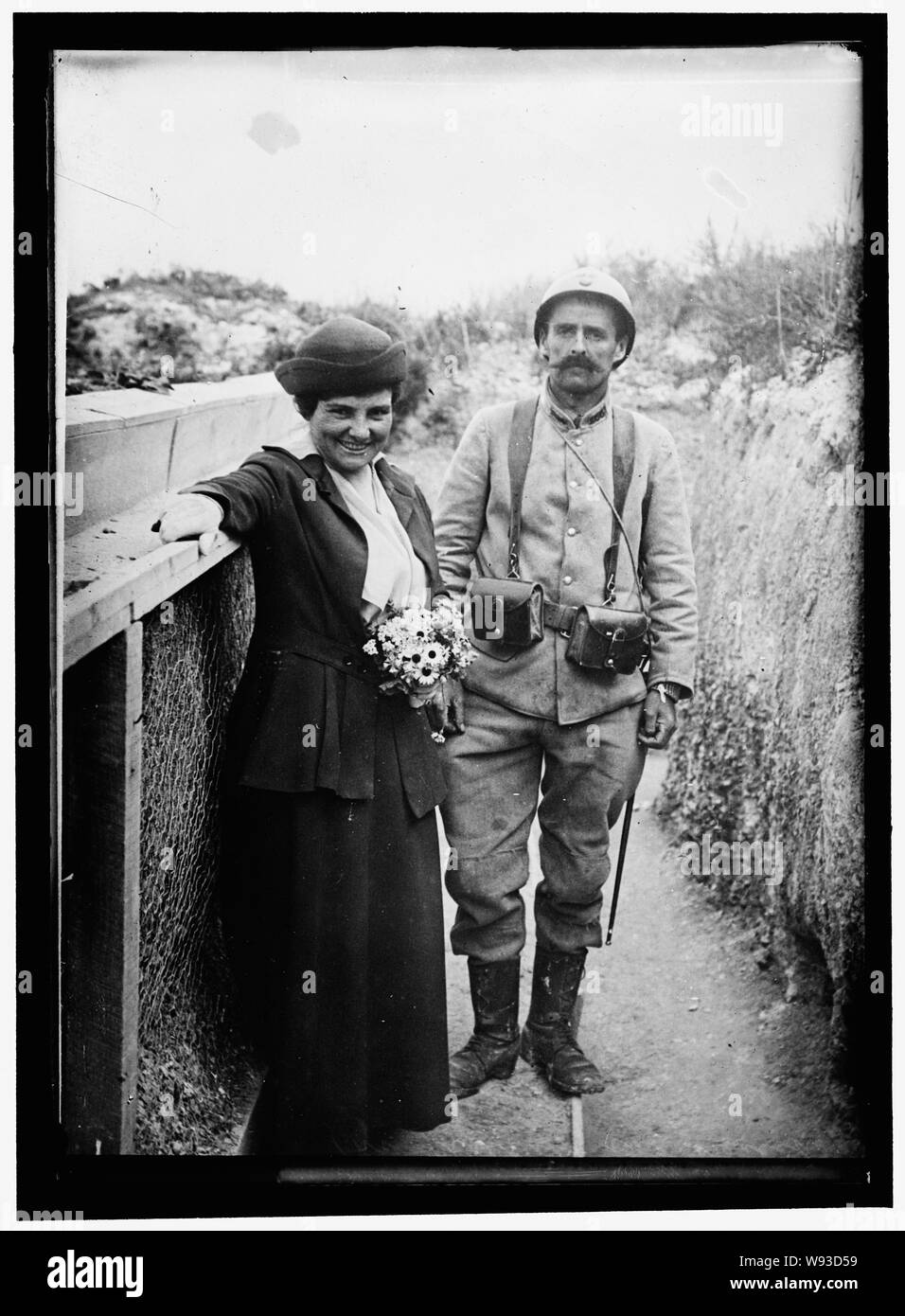 ADAMS, Frau., im Graben Stockfoto
