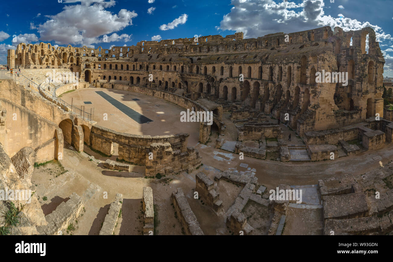 Ruinen von Amphitheater von El Jem, ein UNESCO-Weltkulturerbe, in Tunesien, in Nordafrika Stockfoto