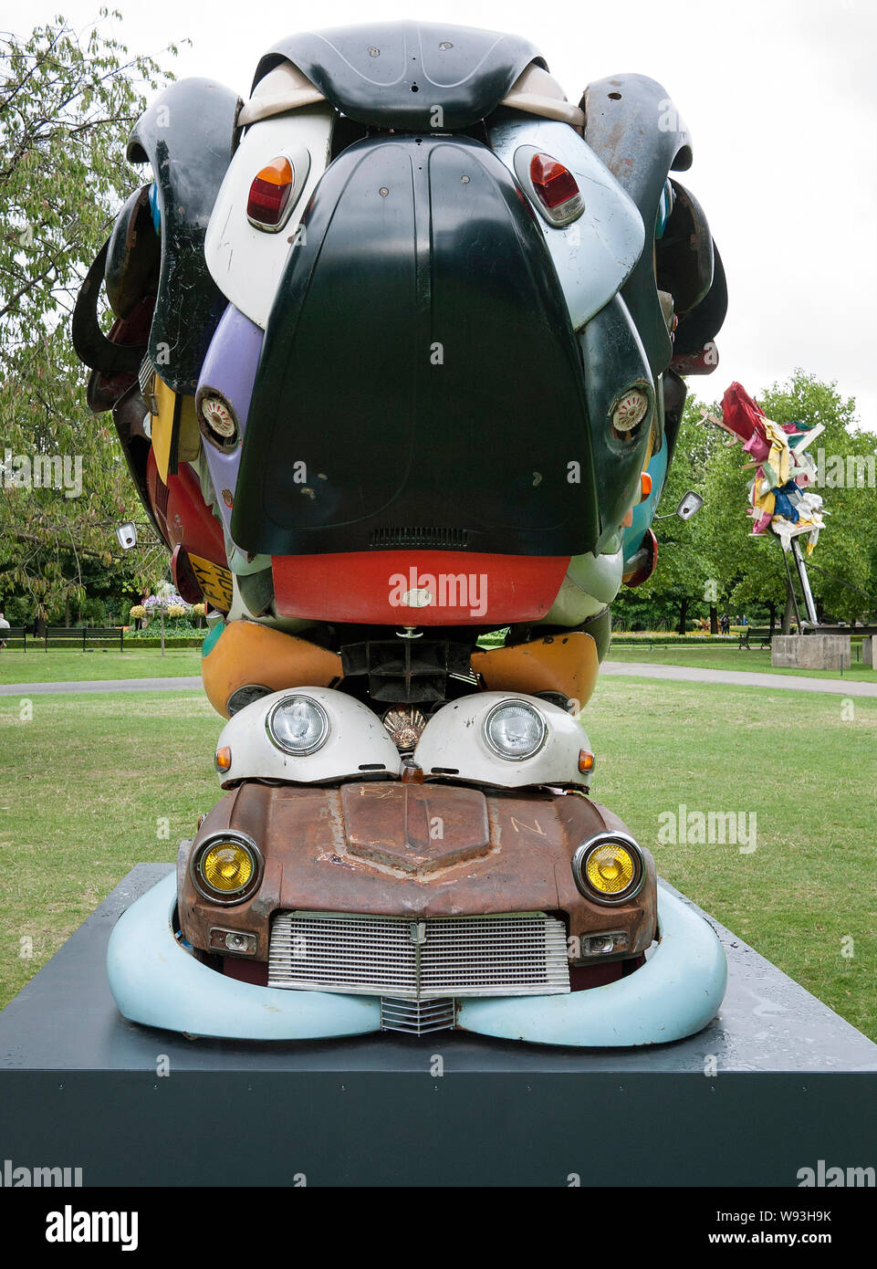 Zak Ove Skulptur "Autonome Morris' in Regents Park London Teil der Frieze Art Show Stockfoto