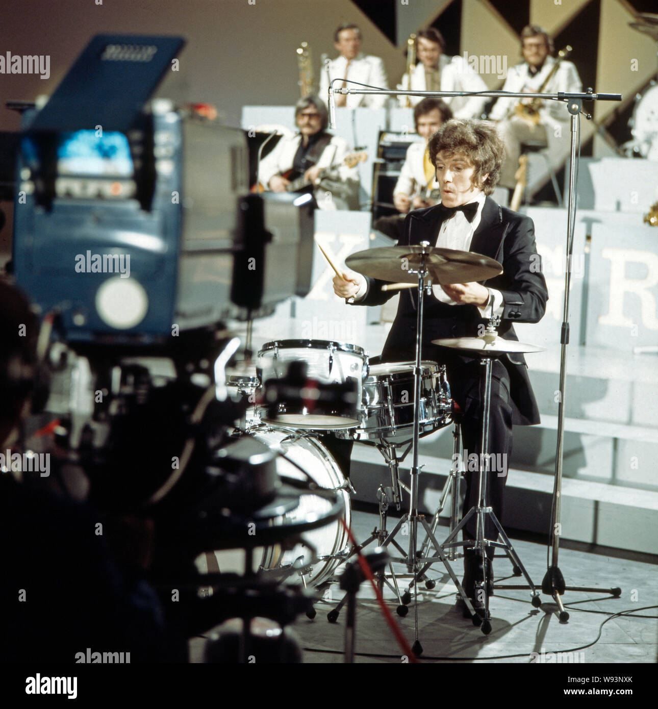 TV-Auftritt des deutschen Wis, Moderator, Sänger, Komponist und Buchautor Michael Schanze, Deutschand Ende der 1970er Jahre. TV Leistung der Deutschen Schauspieler, Moderator, Sänger, Komponist und Buchautor Michael Schanze, Deutschland Ende der 1970er Jahre. Stockfoto