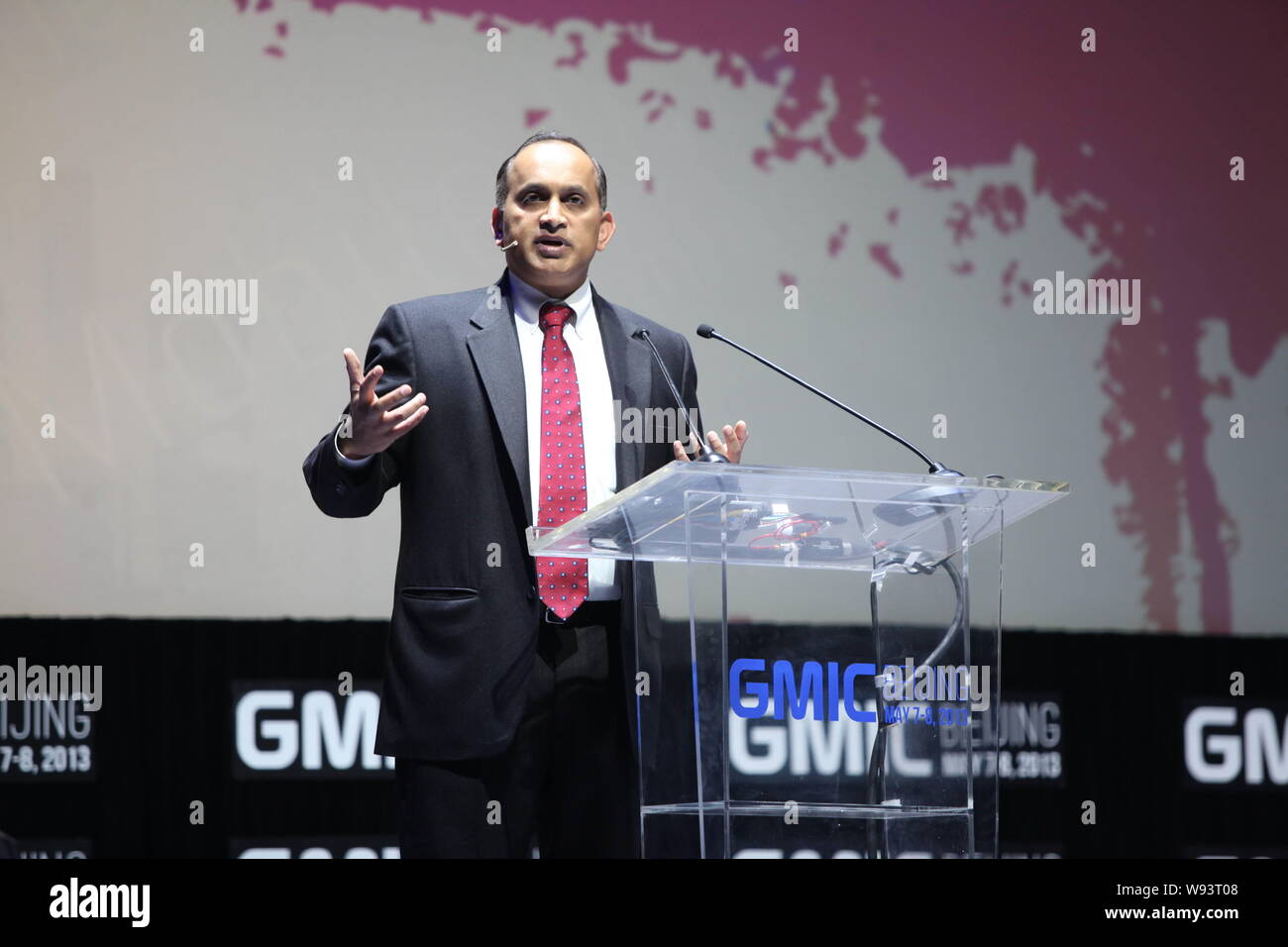 Sanjay Poonen, Präsident und Corporate Officer von globalen Lösungen und Mobility Division der SAP AG, spricht im Rahmen der Global Mobile Internet Konferenz 2 Stockfoto