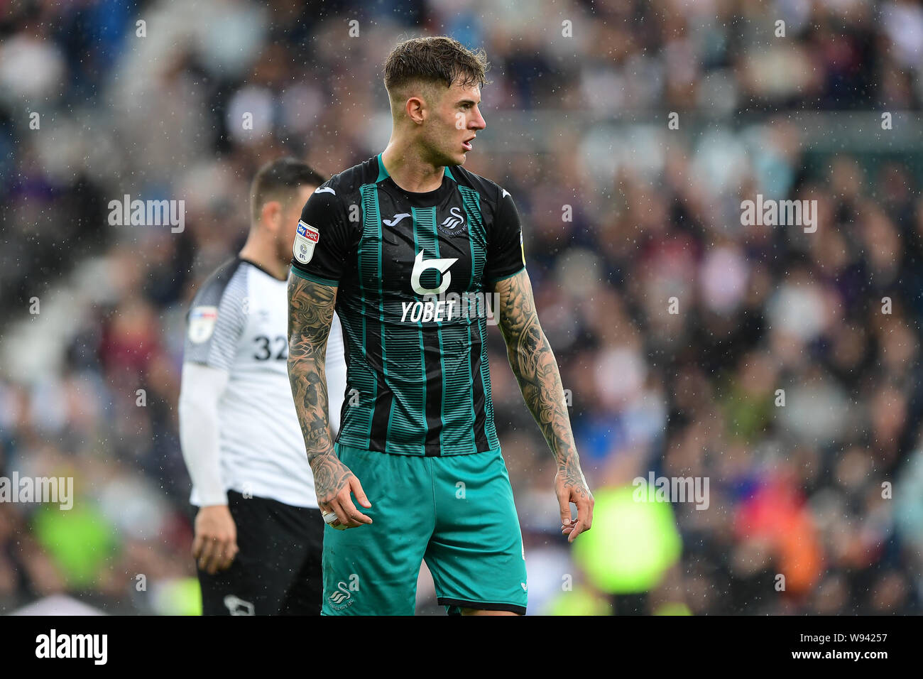 10. August 2019, Pride Park, Derby, England; Sky Bet Meisterschaft, Derby County vs Swansea City; Joe Rodon (4) von Swansea Credit: Jon Hobley / Aktuelles Bilder der Englischen Football League Bilder unterliegen DataCo Lizenz Stockfoto