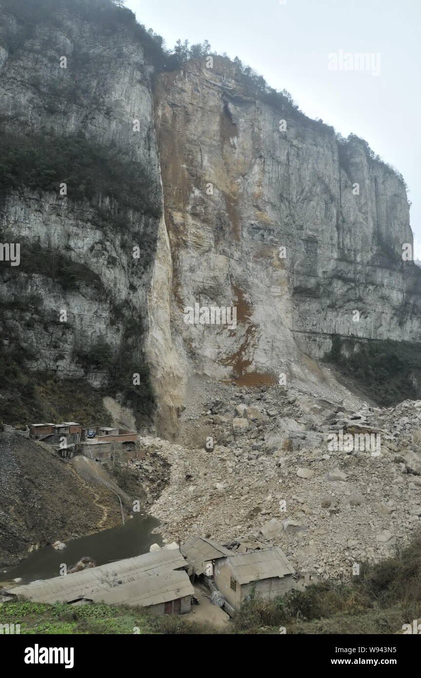 Anzeigen der Seite nach einem Erdrutsch im longchang Township, Kaili Stadt, im Südwesten Chinas Provinz Guizhou, 18. Februar 2013. Mindestens fünf Menschen wurden Stockfoto