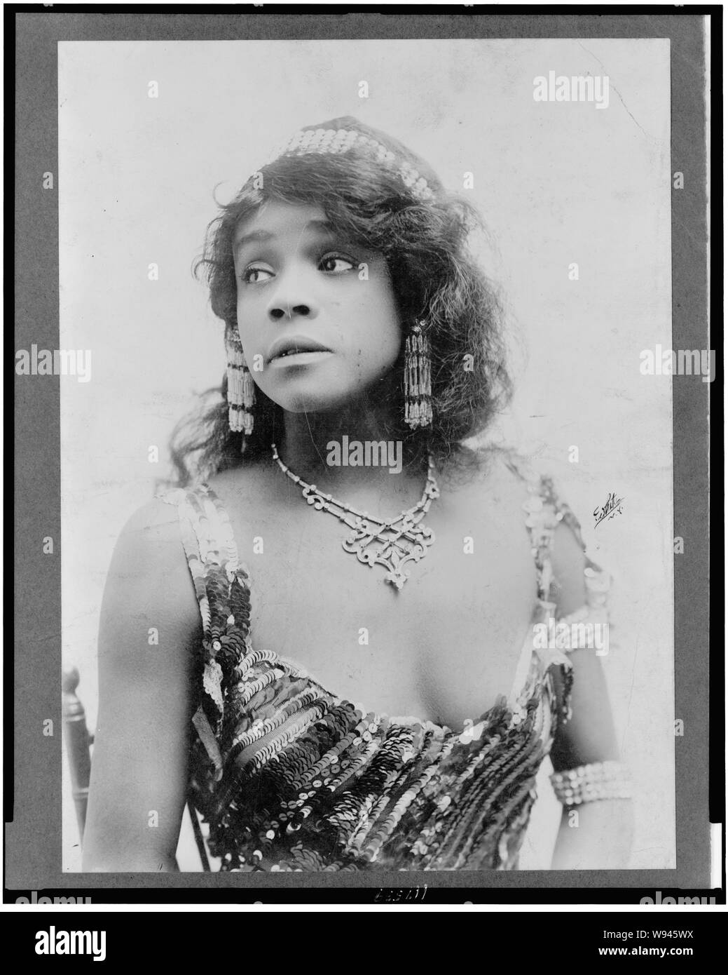 Ada (Aida) Overton Walker, Brustbild, nach links/Weiß, N.Y Stockfoto
