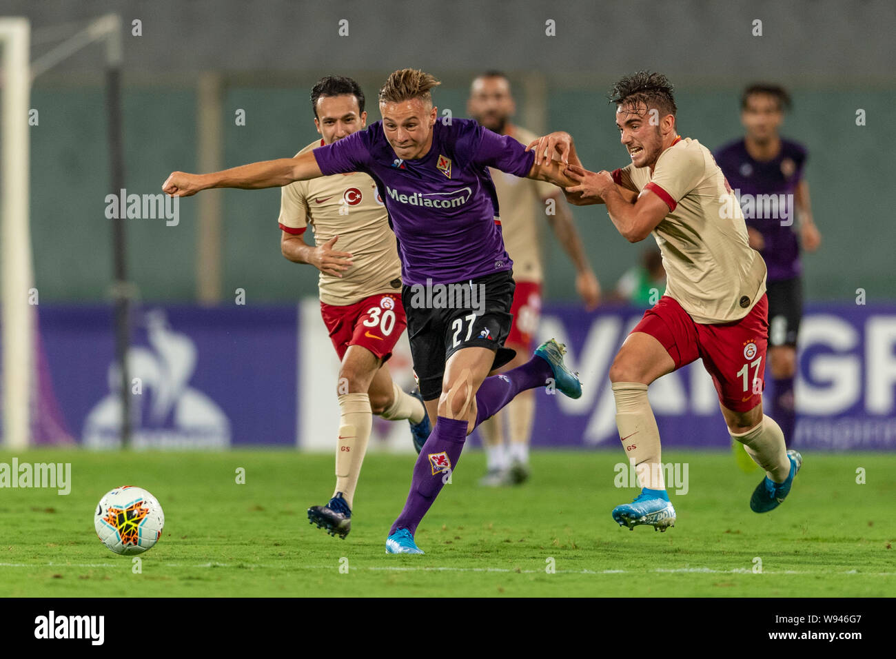 Szymon Zurkowski (Fiorentina) Atalay Babacan (Galatasaray) Yunus Akgun (Galatasaray) während der Vorsaison Freundschaftsspiel zwischen Fiorentina 4-1 Galatasaray bei Artenio Franchi Stadium am 11. August 2019 in Florenz, Italien. Credit: Maurizio Borsari/LBA/Alamy leben Nachrichten Stockfoto