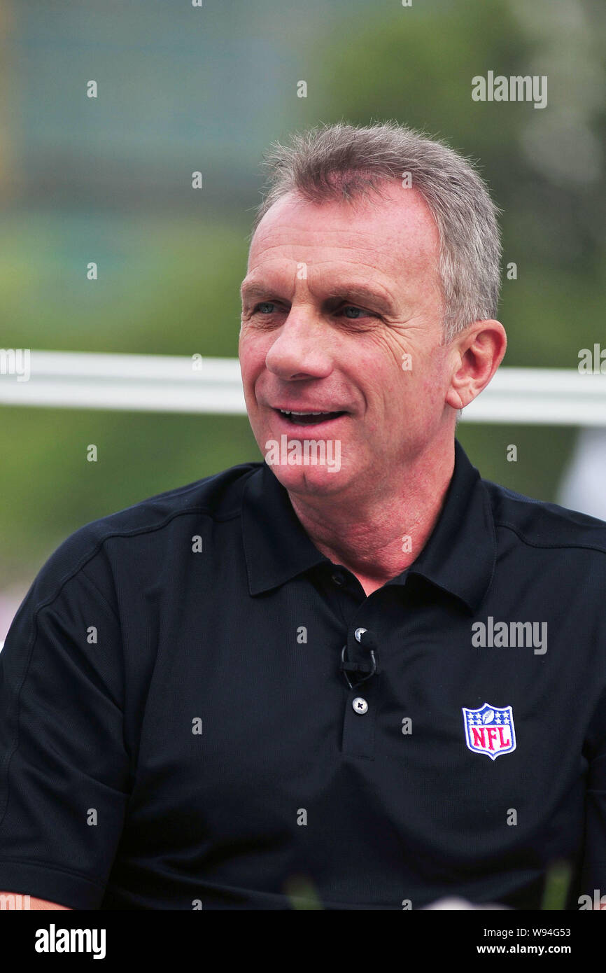 Ehemalige professionelle American football player Joe Montana wird dargestellt, während einer Werbeveranstaltung für American Football in Guangzhou, Süd China, Guan Stockfoto