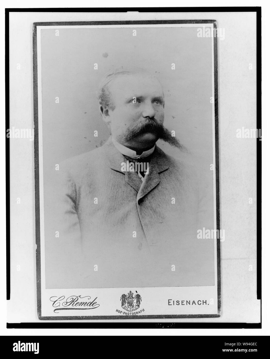 Adolf C.A. Runnebaum, Brustbild, Blick leicht nach rechts/C. Remde, Eisenach Stockfoto