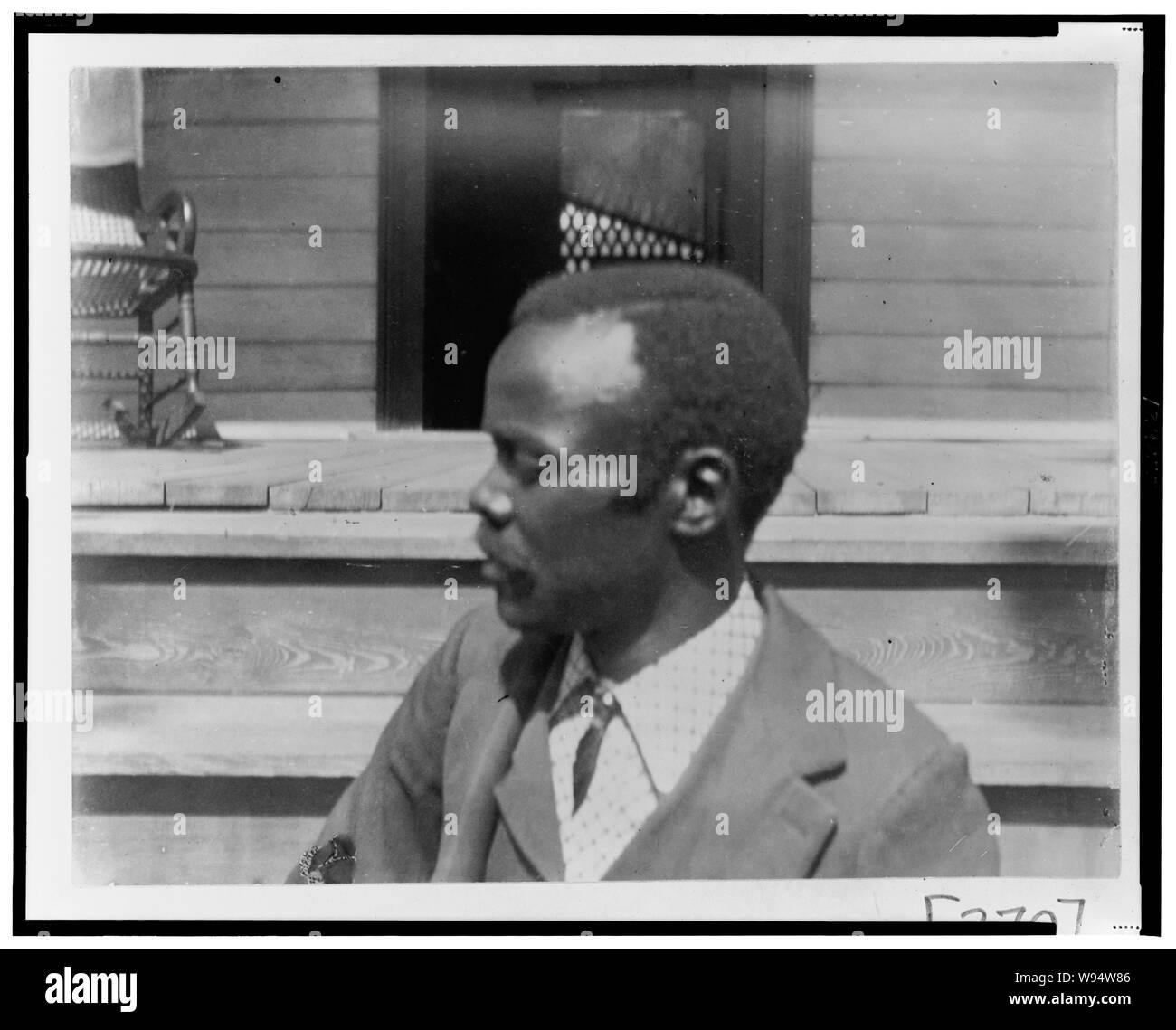 Afrikanische amerikanische Mann, Kopf und Schultern im Porträt, Links Profil Stockfoto