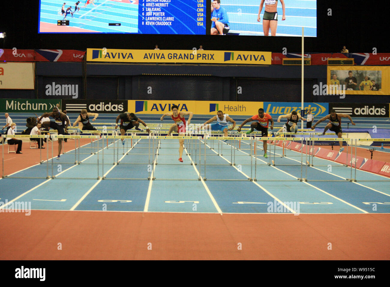 China Liu Xiang, vierten linken und anderen hurdlers konkurrieren in der mens 60 m Hürden Finale während der Aviva Grand Prix Leichtathletik-meeting am Nationalen Stockfoto