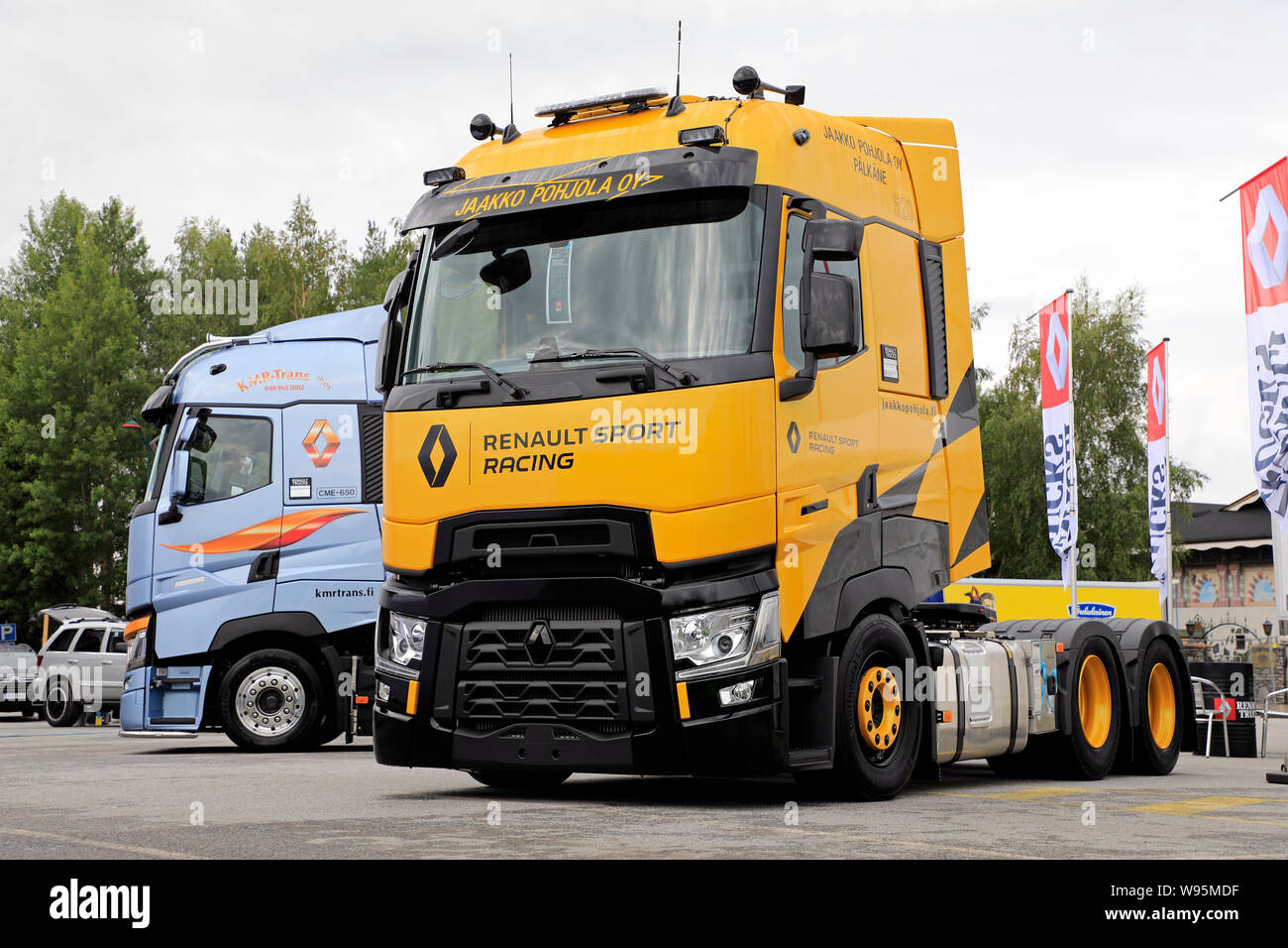 Alaharma, Finnland. August 9, 2019. Renault Trucks T Hohe Renault Sport Racing, limitierte Auflage von 100 Fahrzeugen insgesamt, auf Power Truck Show 2019. Stockfoto