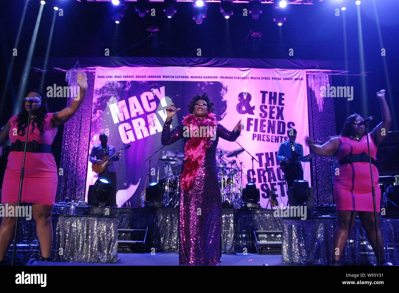 Us-Sängerin Macy Gray führt bei ihrem Konzert in Hongkong, China, 10. Dezember 2012. Stockfoto