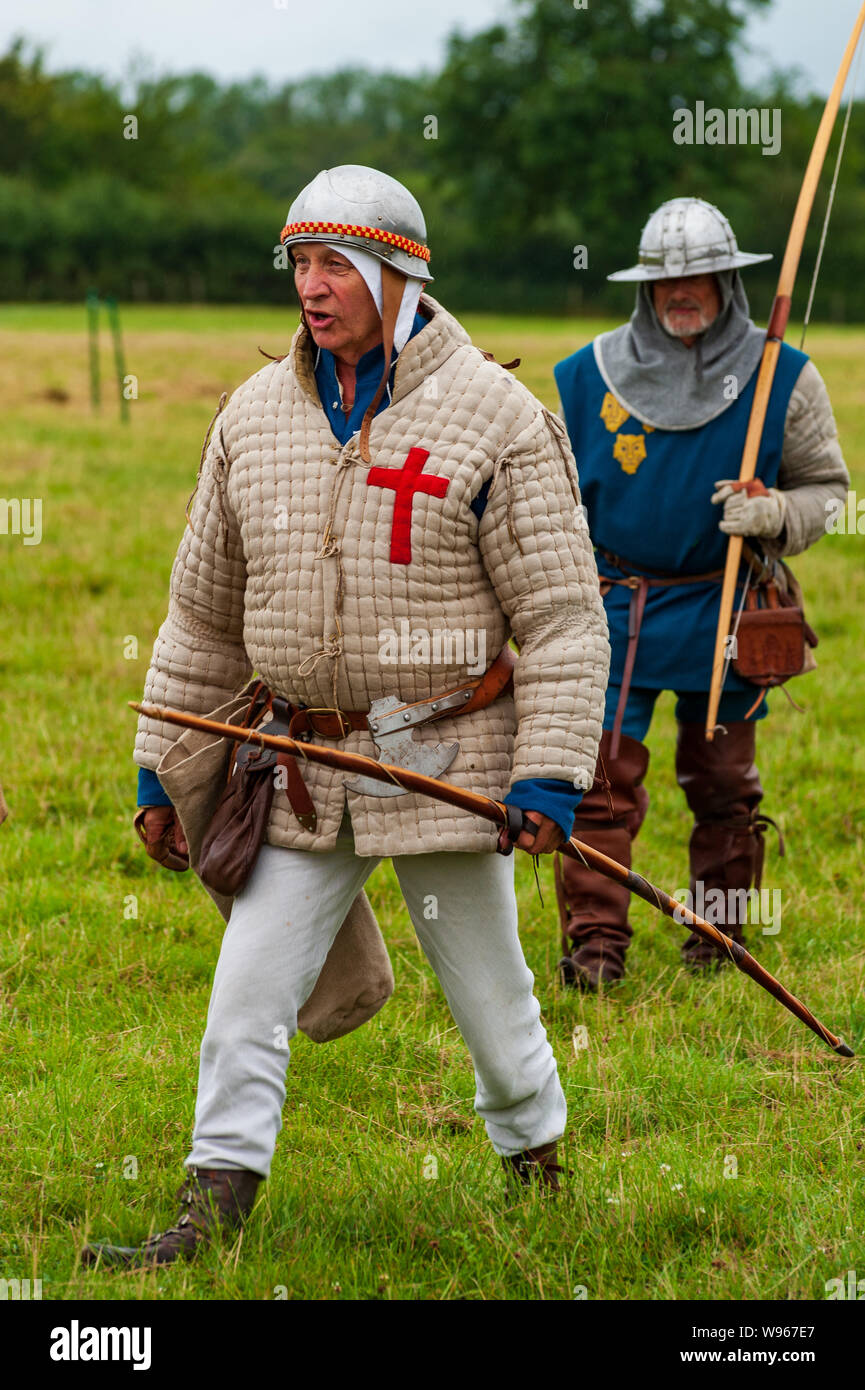Re-enactors Phase der Schlacht von Shrewsbury 1403 auf dem Original Battlefield im Juli 2019 Stockfoto
